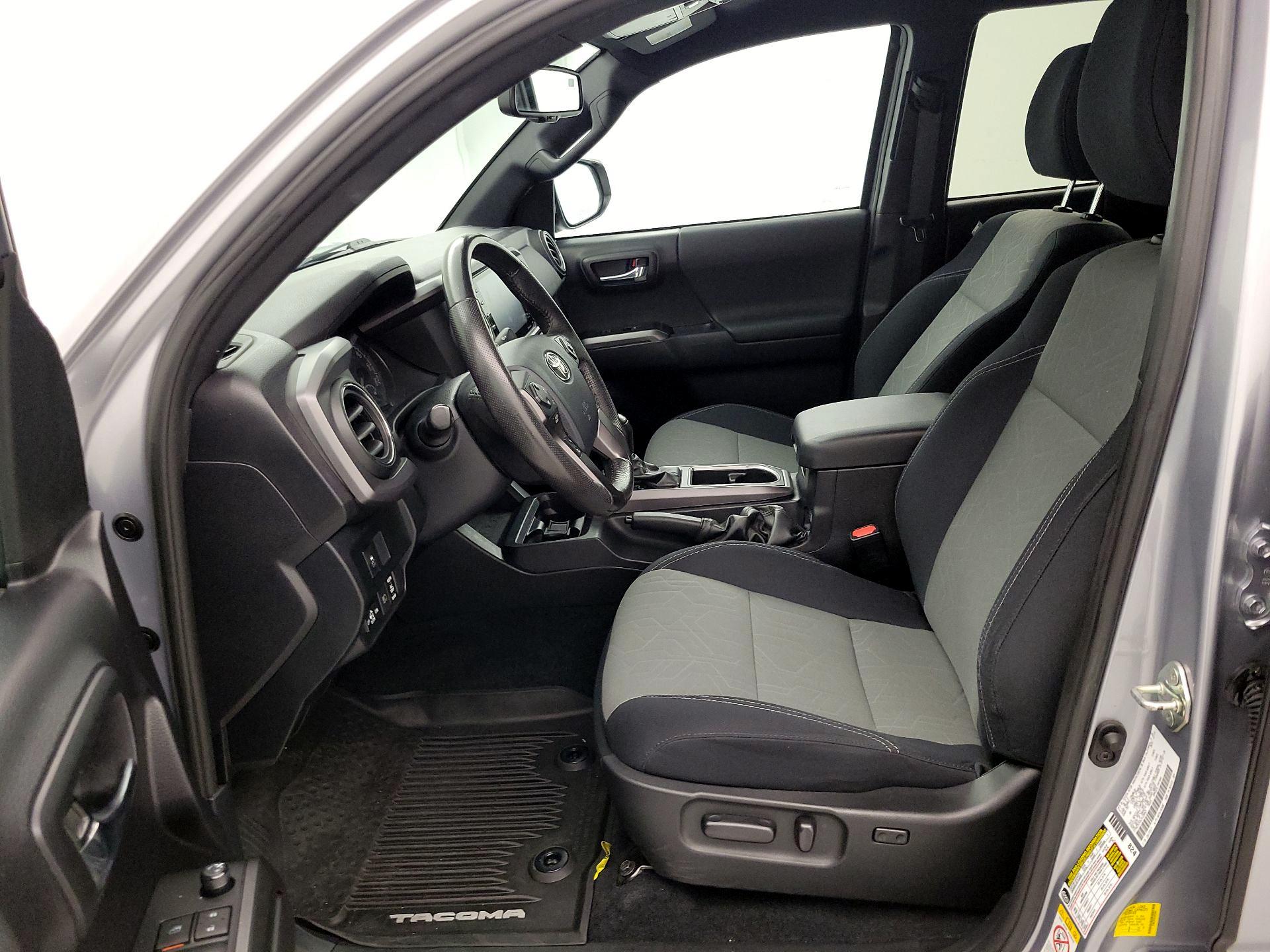 Thumbnail: 2020 Toyota Tacoma - 18