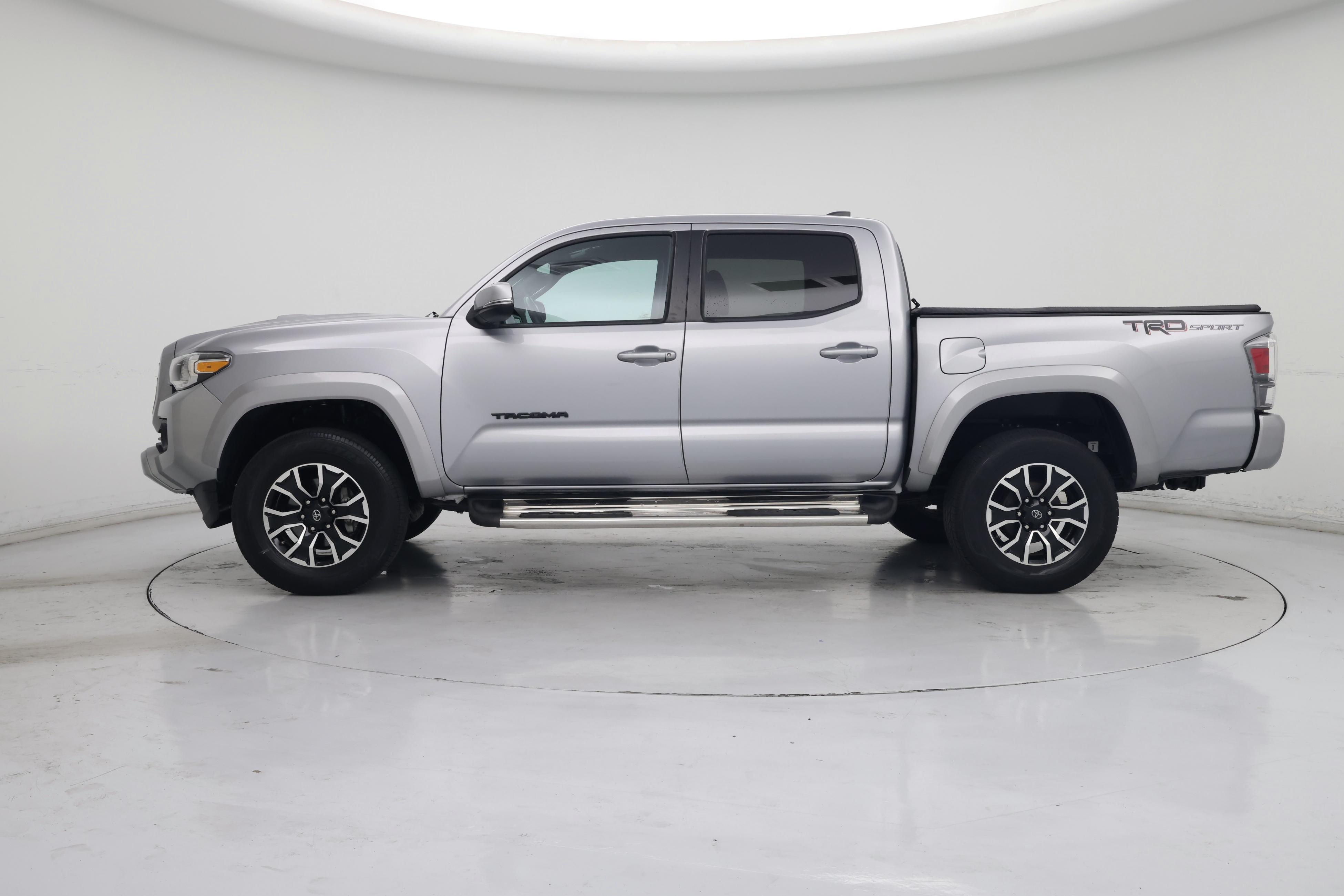 Thumbnail: 2020 Toyota Tacoma - 3