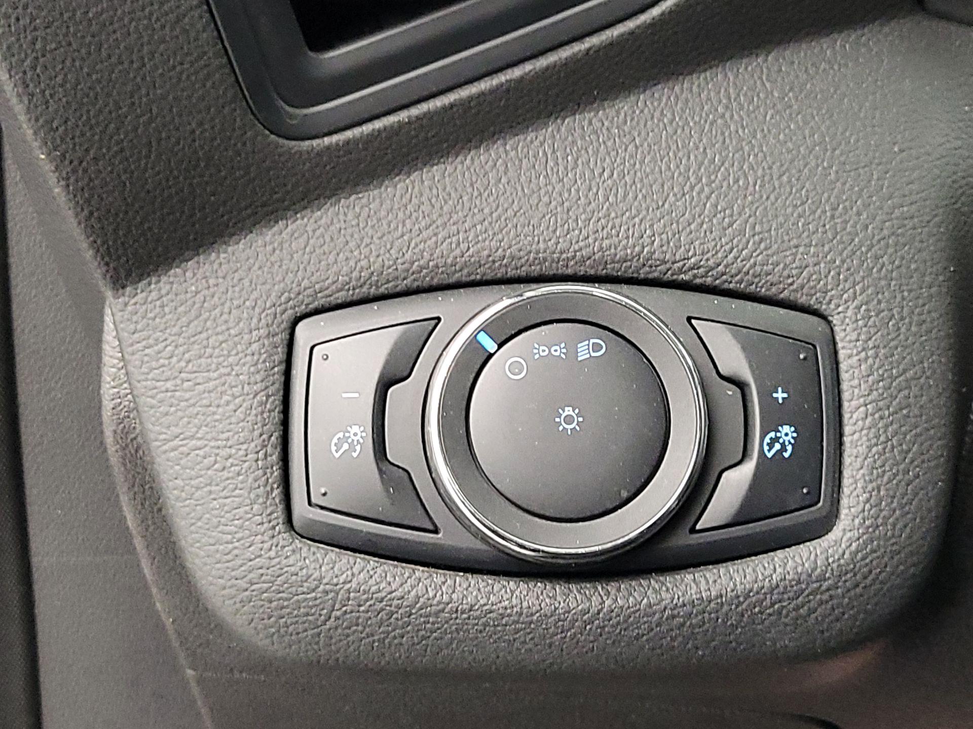 Thumbnail: 2015 Ford Escape - 13