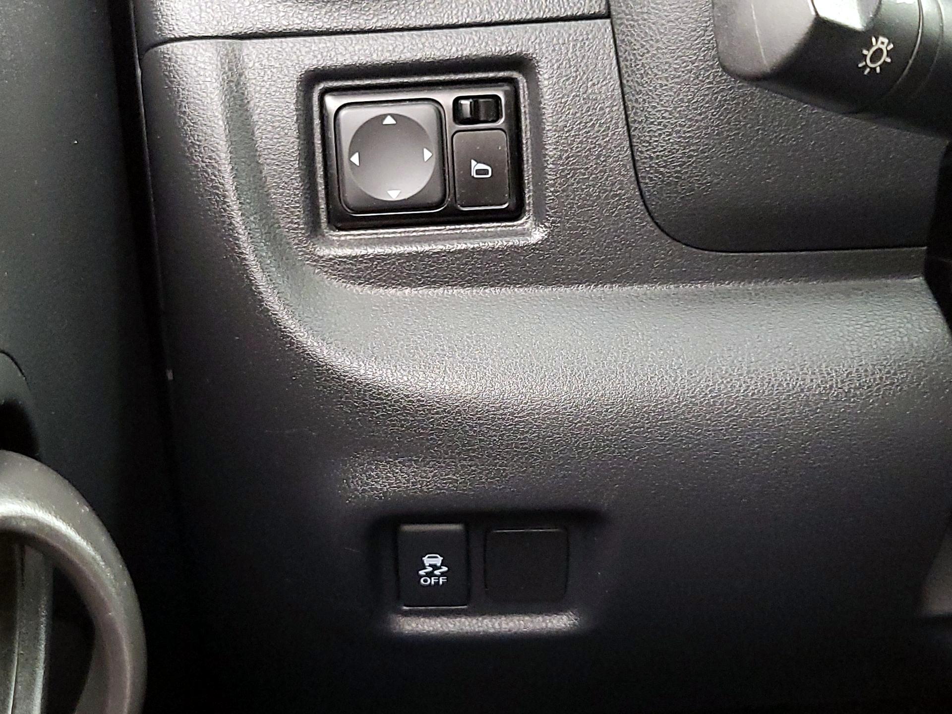 Thumbnail: 2016 Nissan Versa - 13