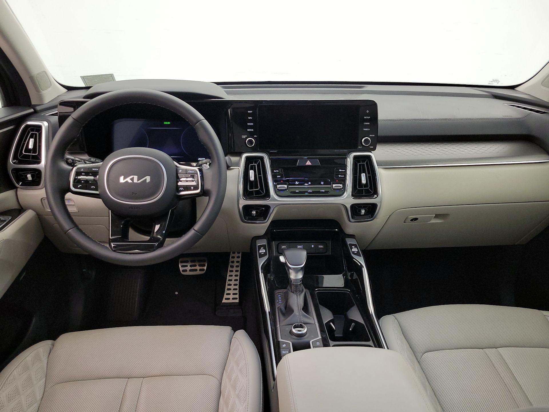 Thumbnail: 2023 Kia Sorento - 9