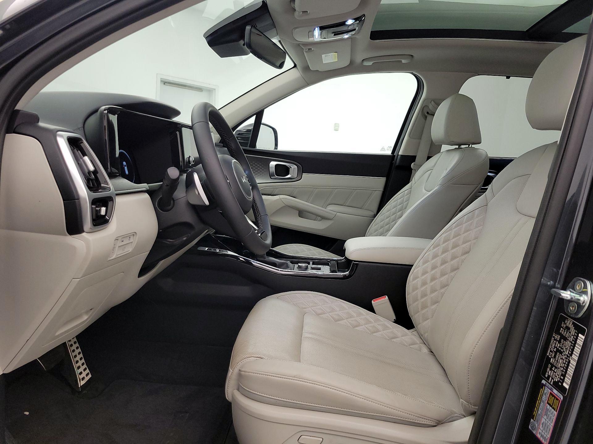 Thumbnail: 2023 Kia Sorento - 11