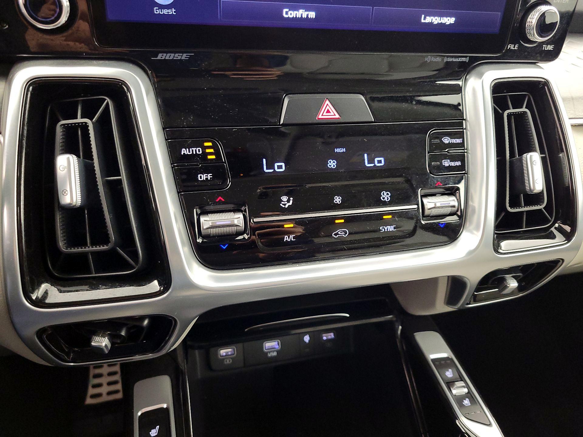 Thumbnail: 2023 Kia Sorento - 17