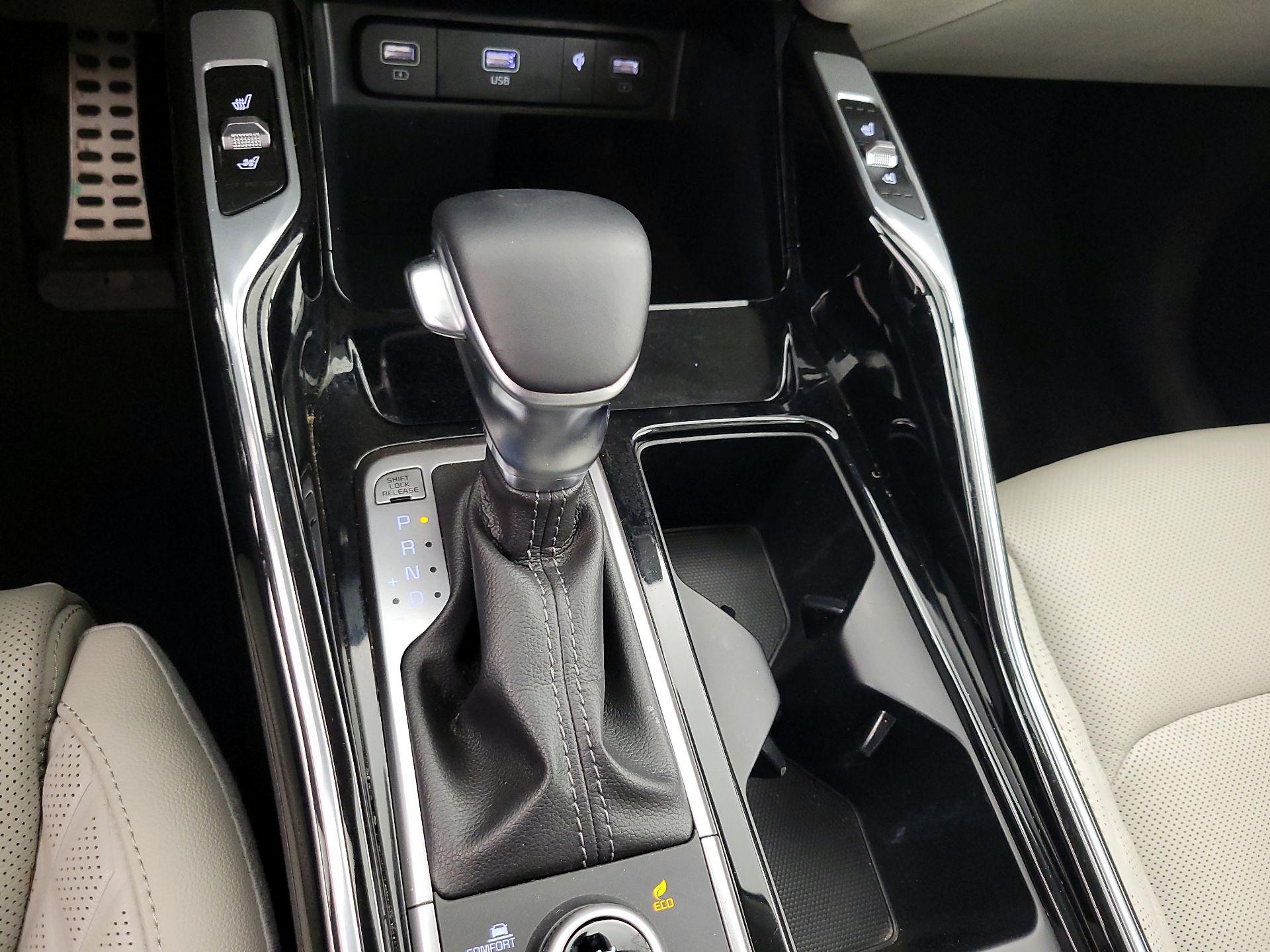 Thumbnail: 2023 Kia Sorento - 18