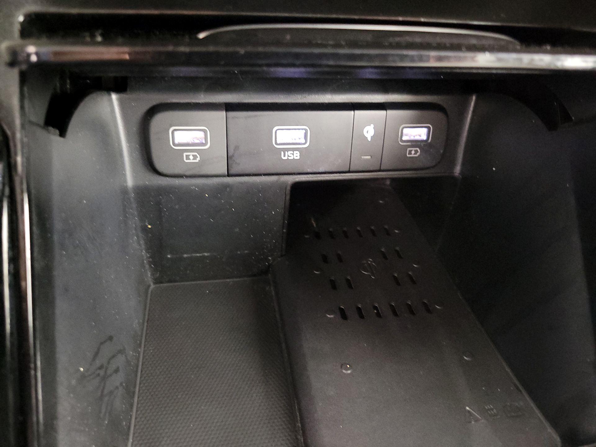 Thumbnail: 2023 Kia Sorento - 19