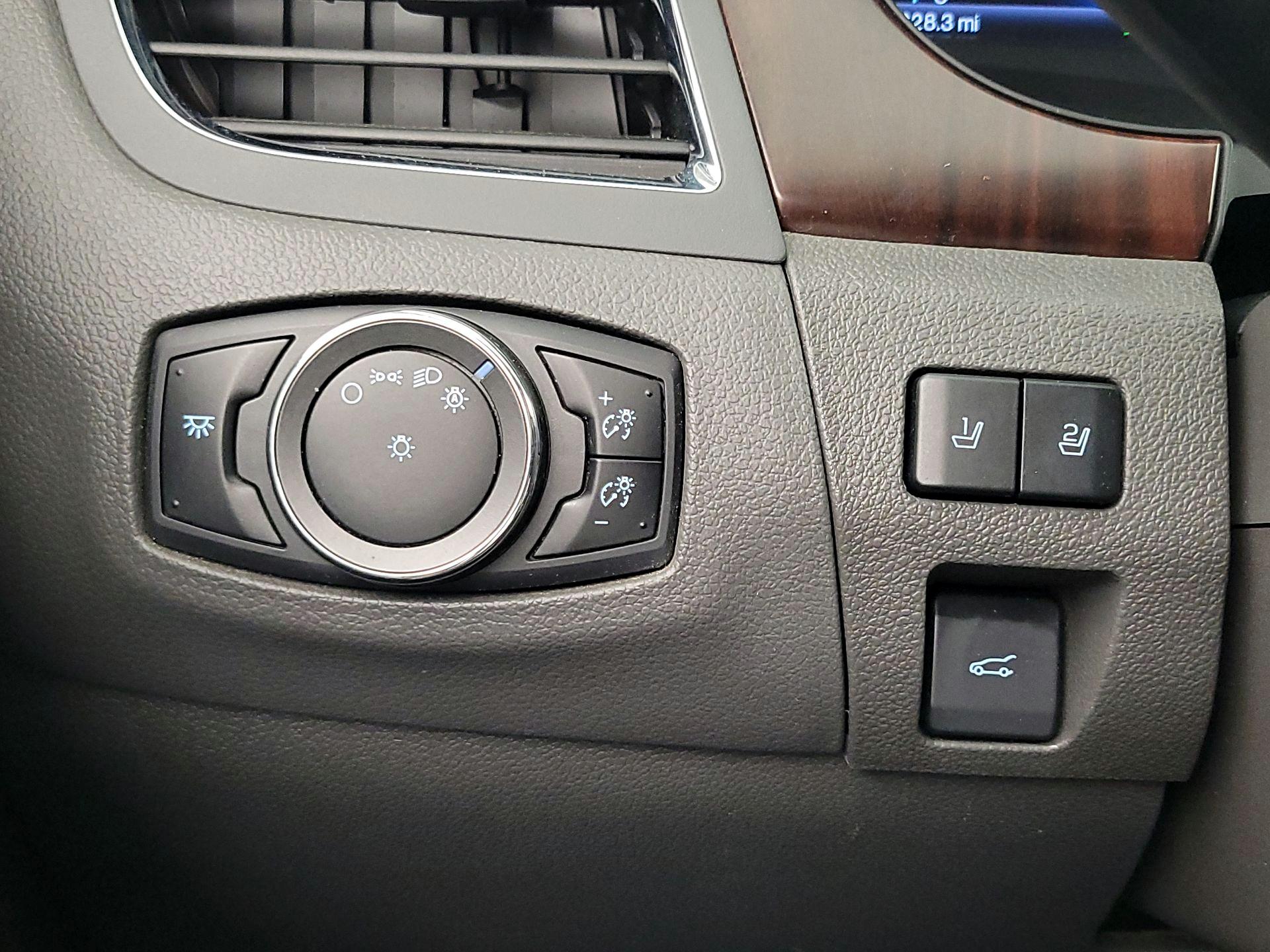 Thumbnail: 2014 Ford Edge - 13