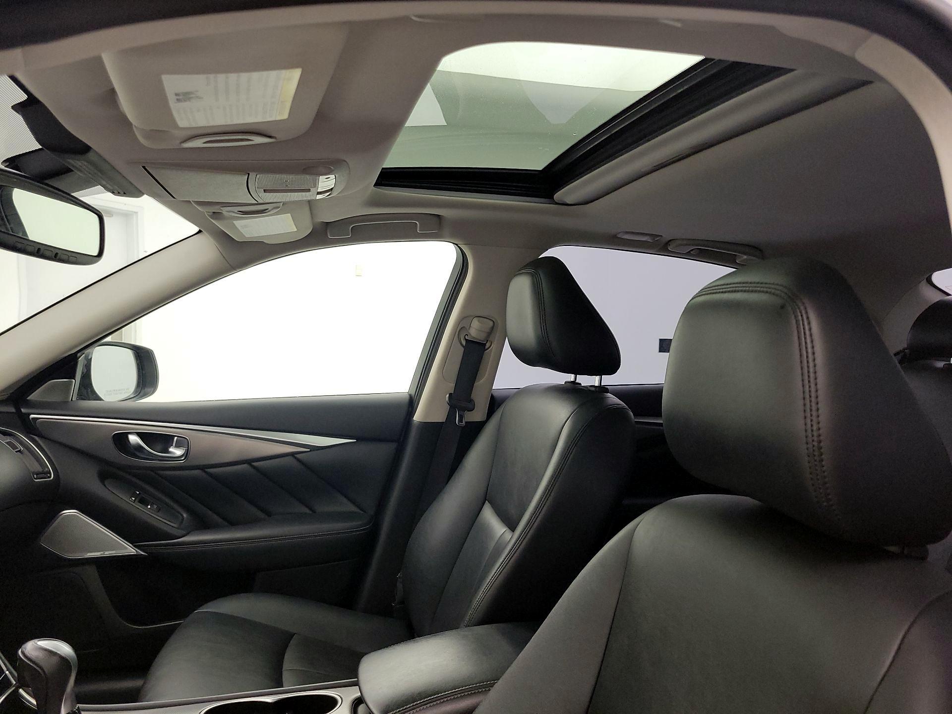 Thumbnail: 2017 INFINITI Q50 - 18