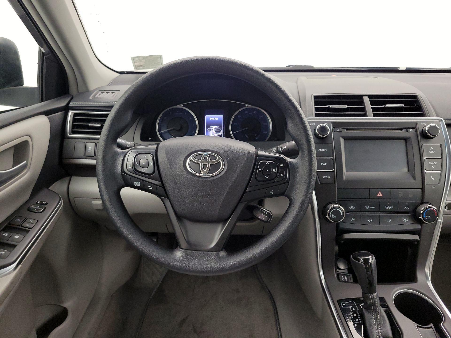 Thumbnail: 2016 Toyota Camry - 10