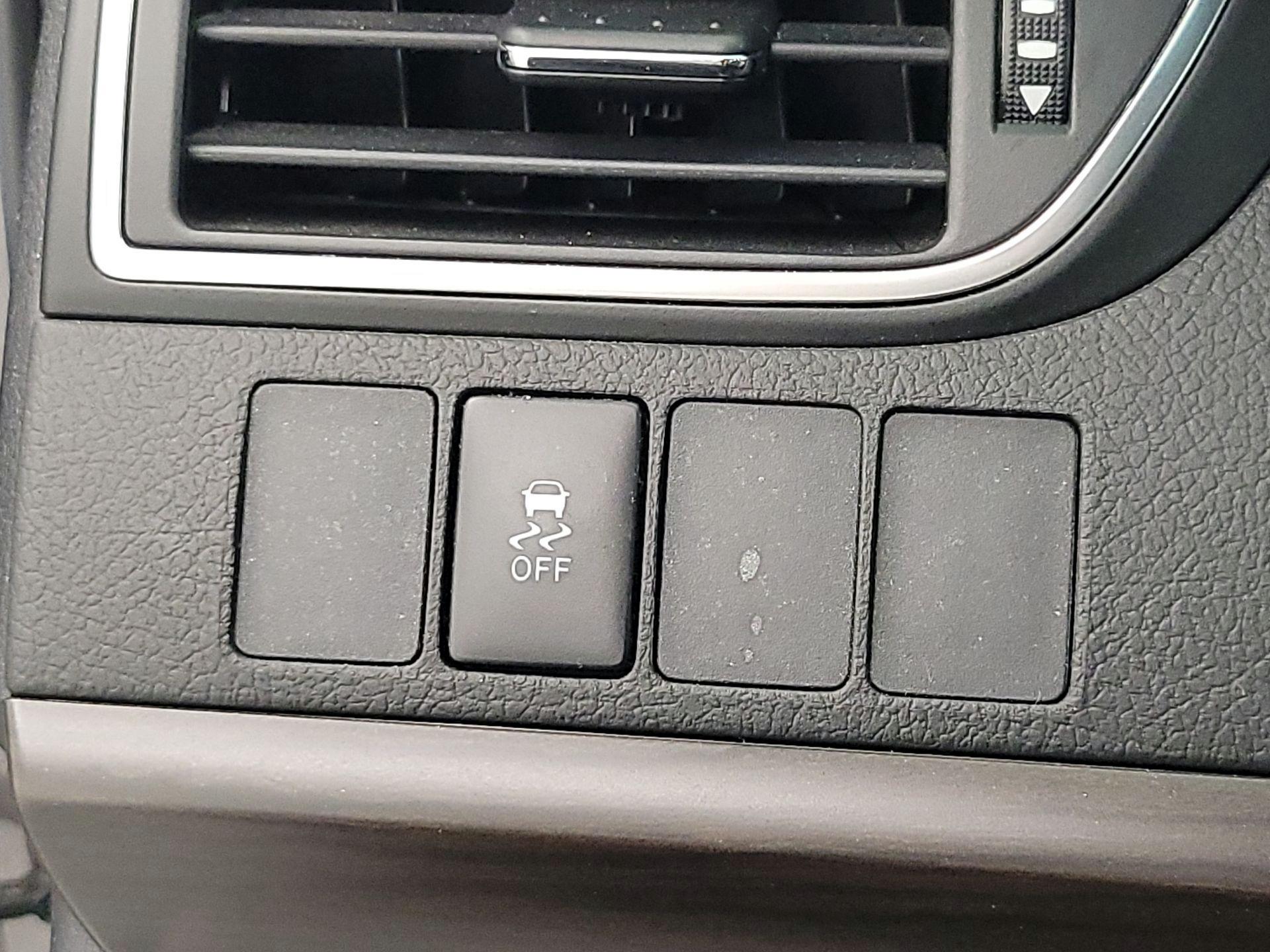 Thumbnail: 2016 Toyota Camry - 13