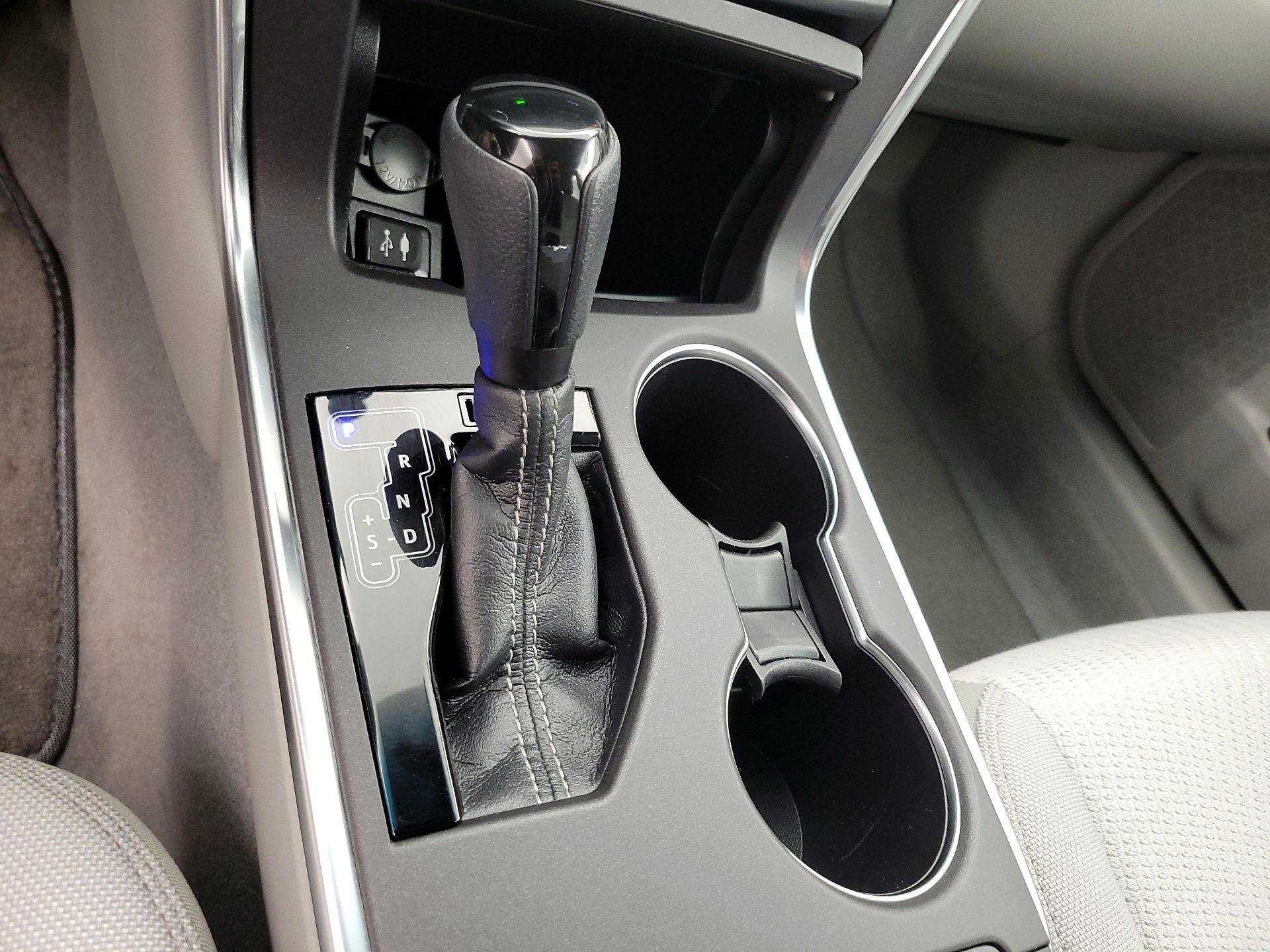 Thumbnail: 2016 Toyota Camry - 17