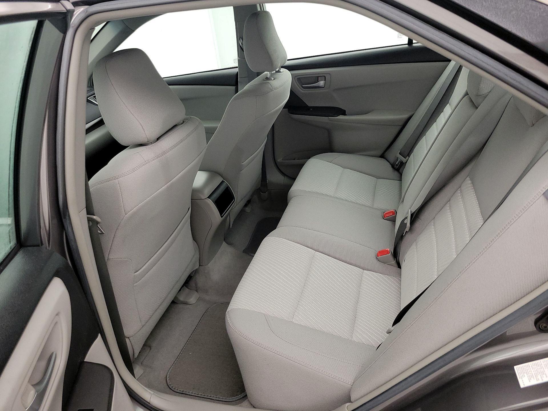 Thumbnail: 2016 Toyota Camry - 18