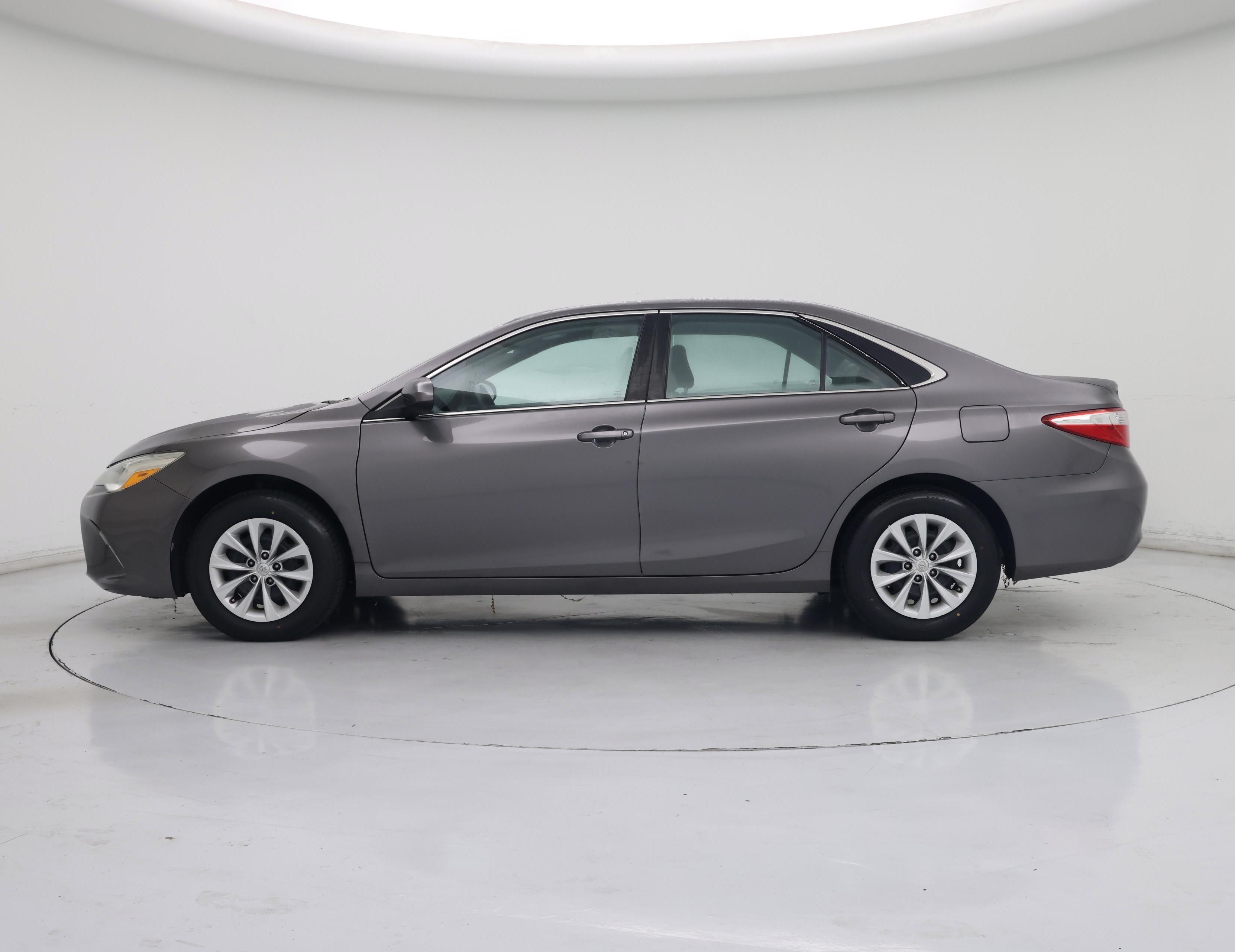 Thumbnail: 2016 Toyota Camry - 3