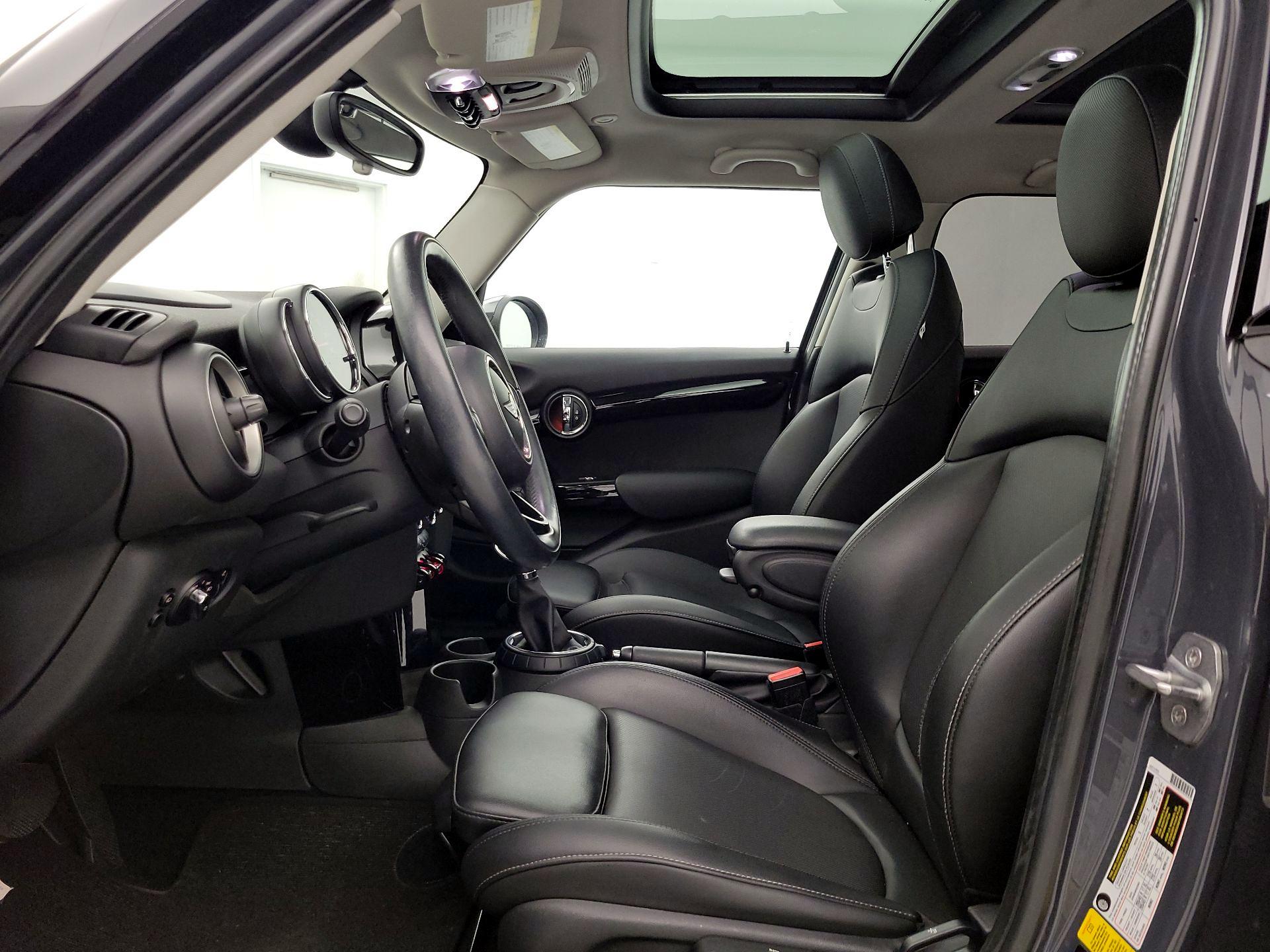 Thumbnail: 2015 MINI Cooper Hardtop - 11