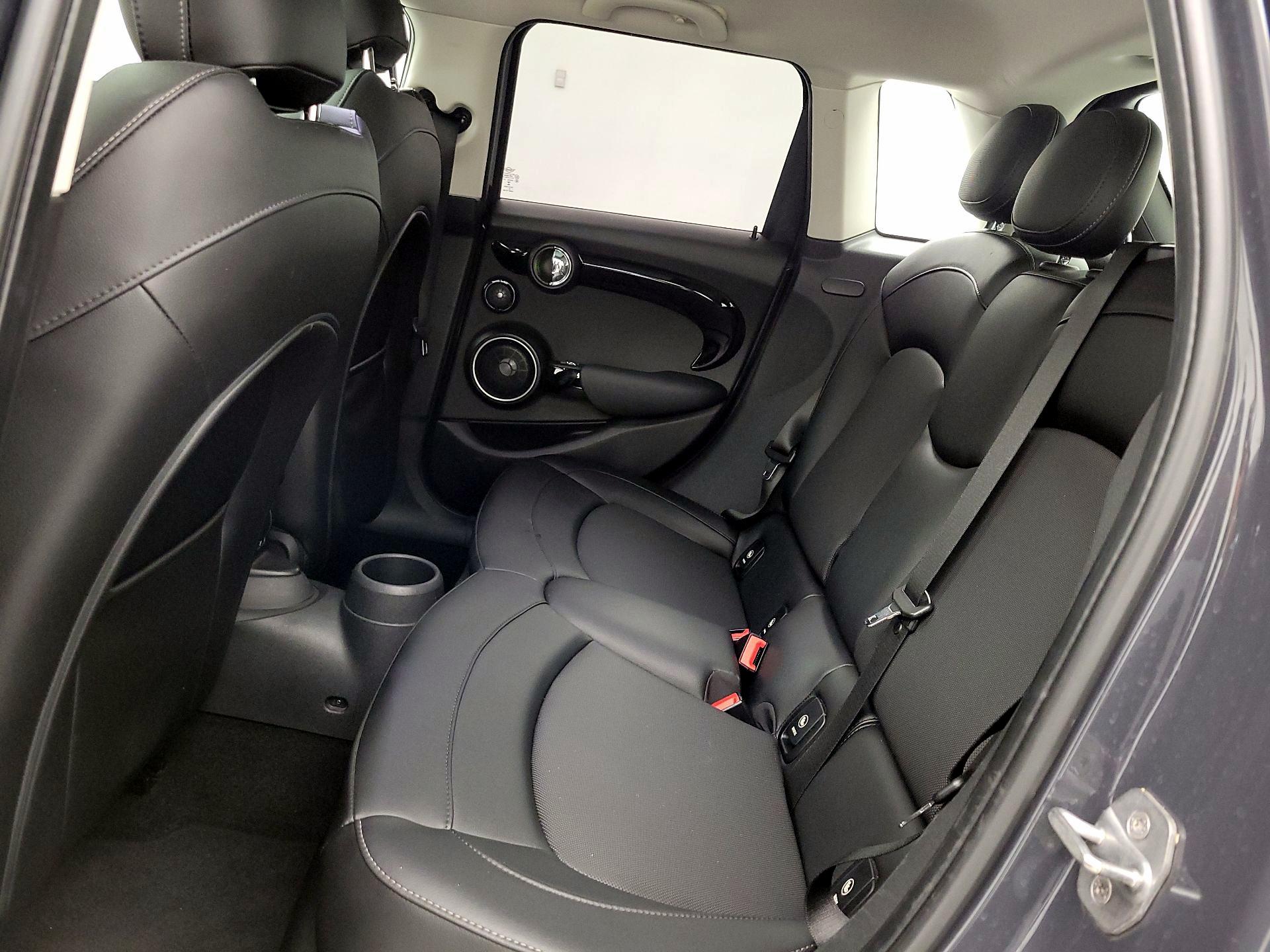 Thumbnail: 2015 MINI Cooper Hardtop - 20