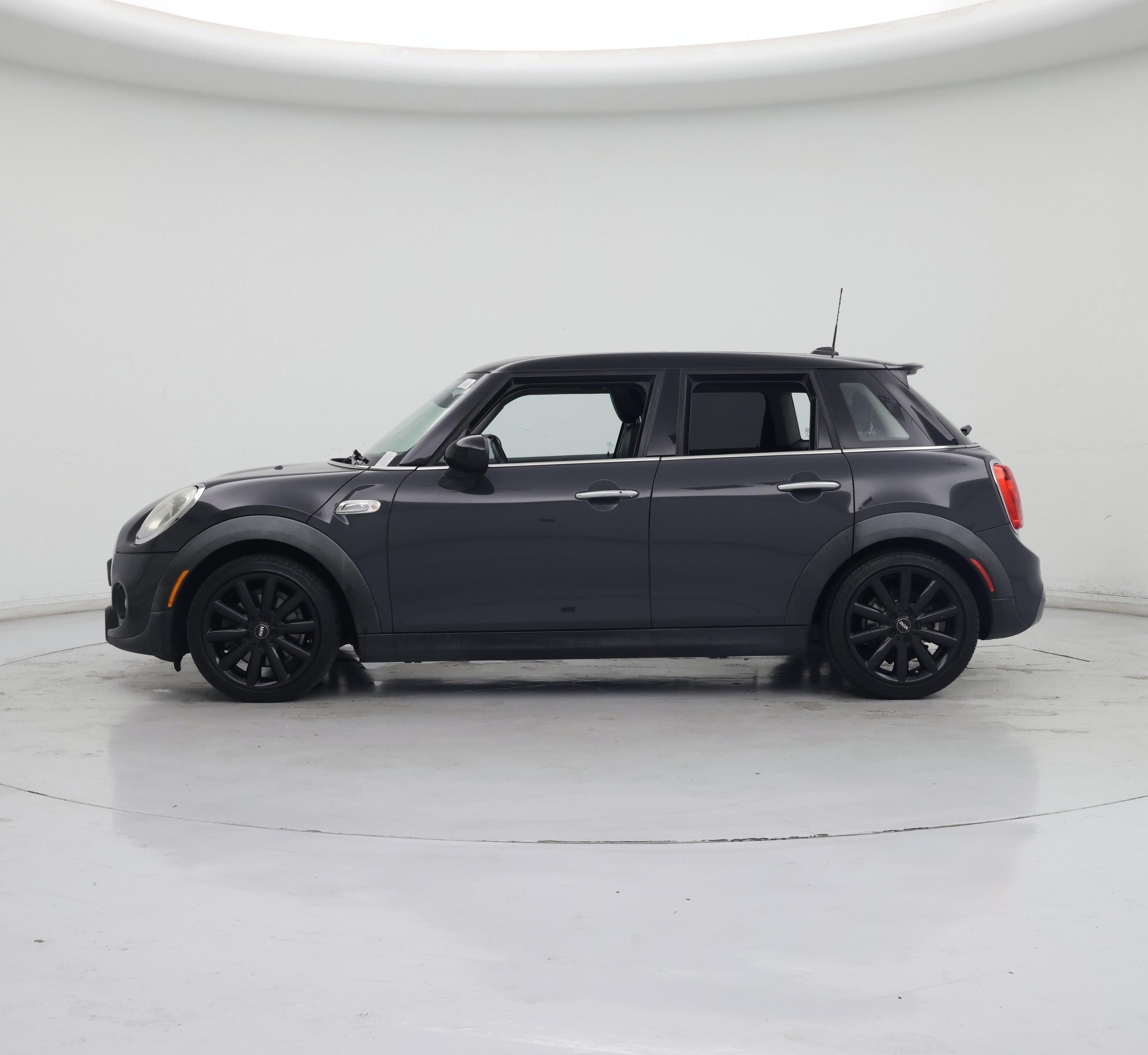 Thumbnail: 2015 MINI Cooper Hardtop - 3