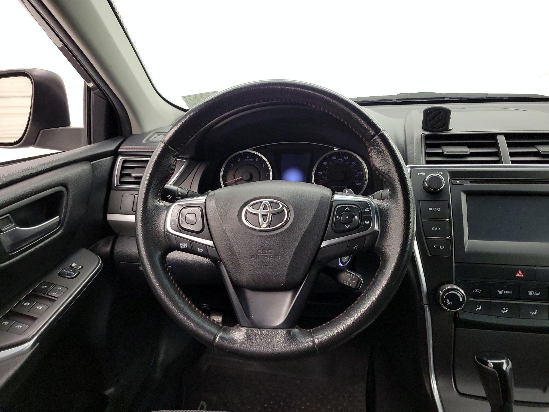 Thumbnail: 2016 Toyota Camry - 10