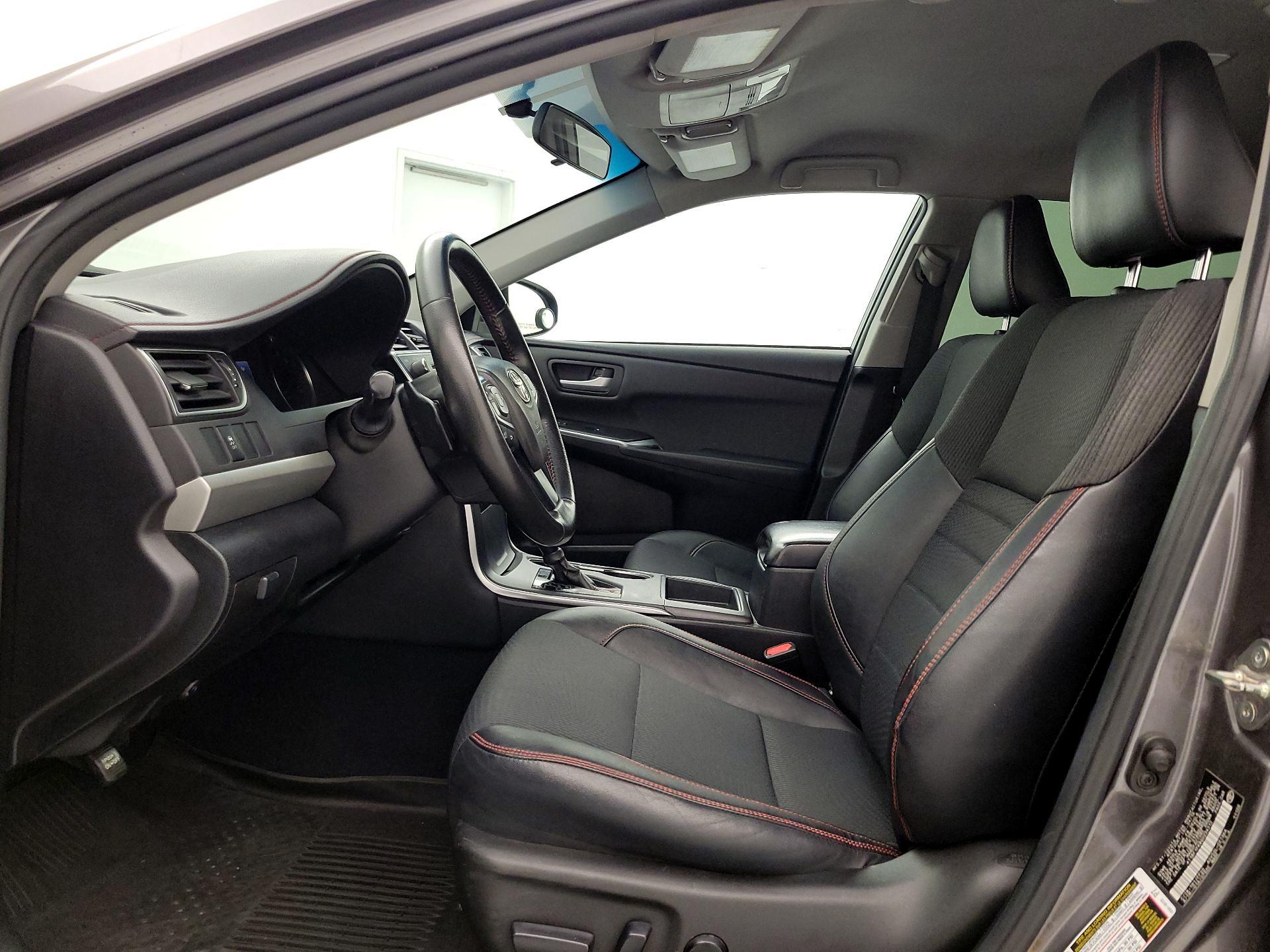 Thumbnail: 2016 Toyota Camry - 11