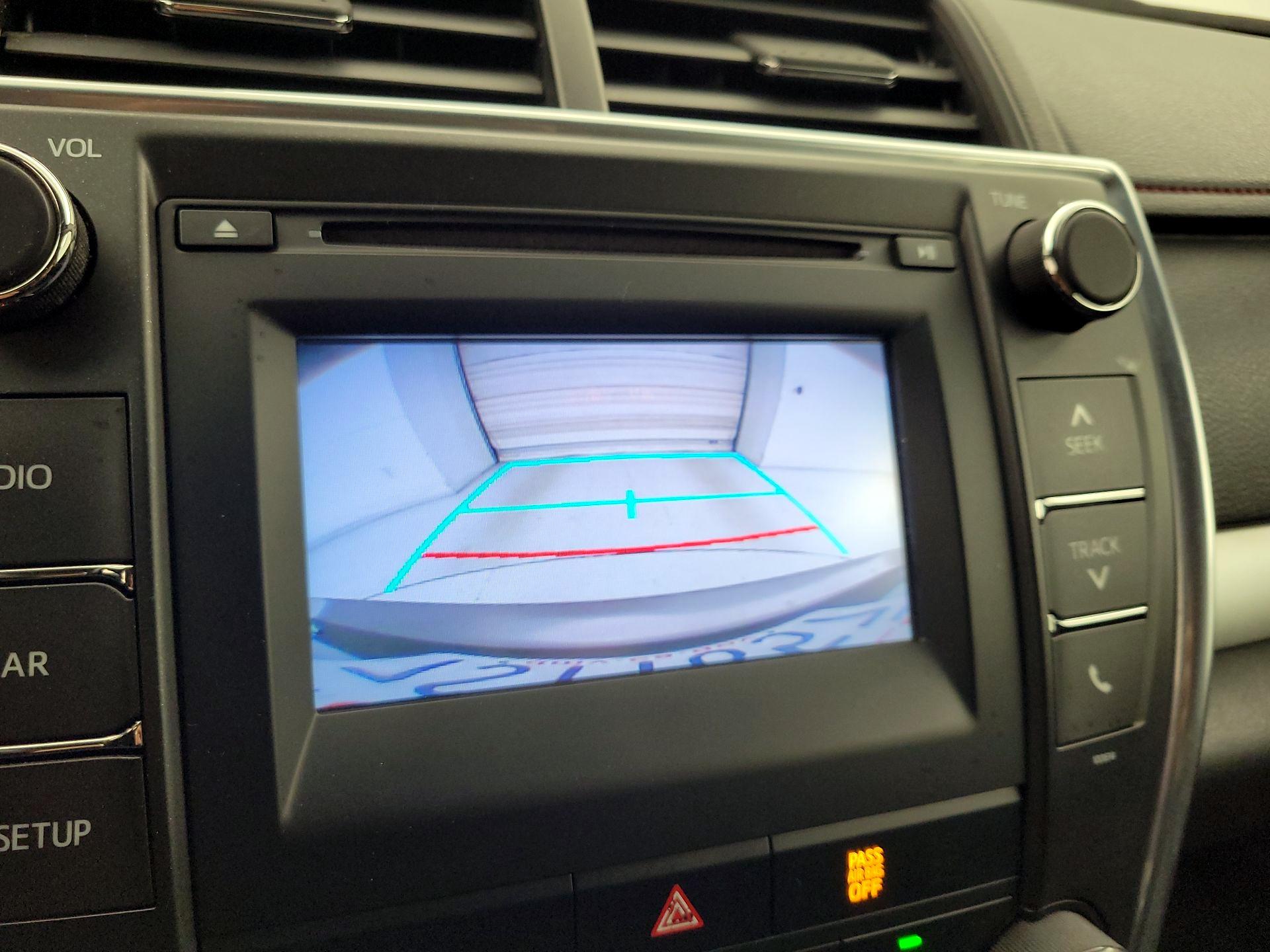 Thumbnail: 2016 Toyota Camry - 14