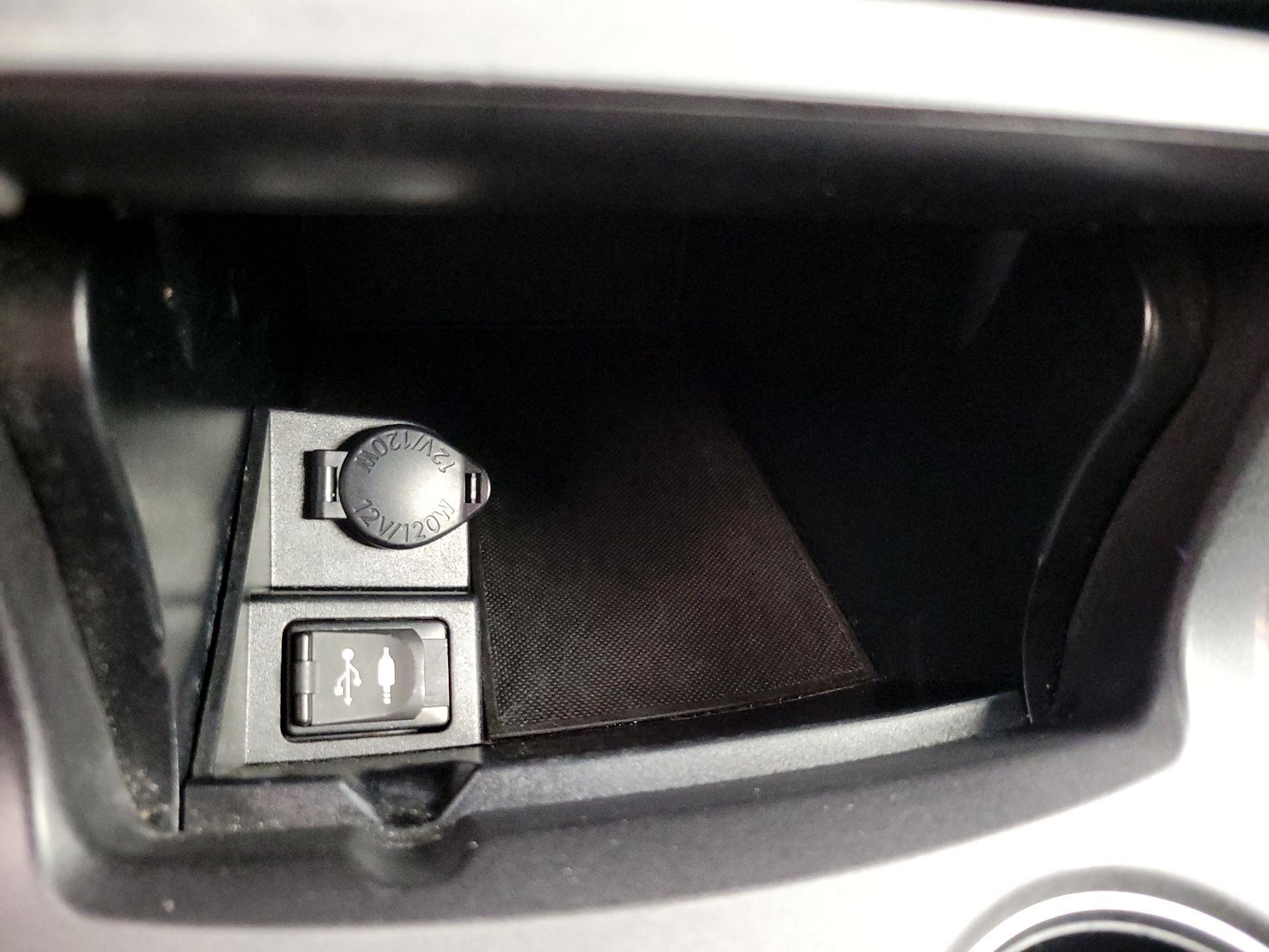 Thumbnail: 2016 Toyota Camry - 18