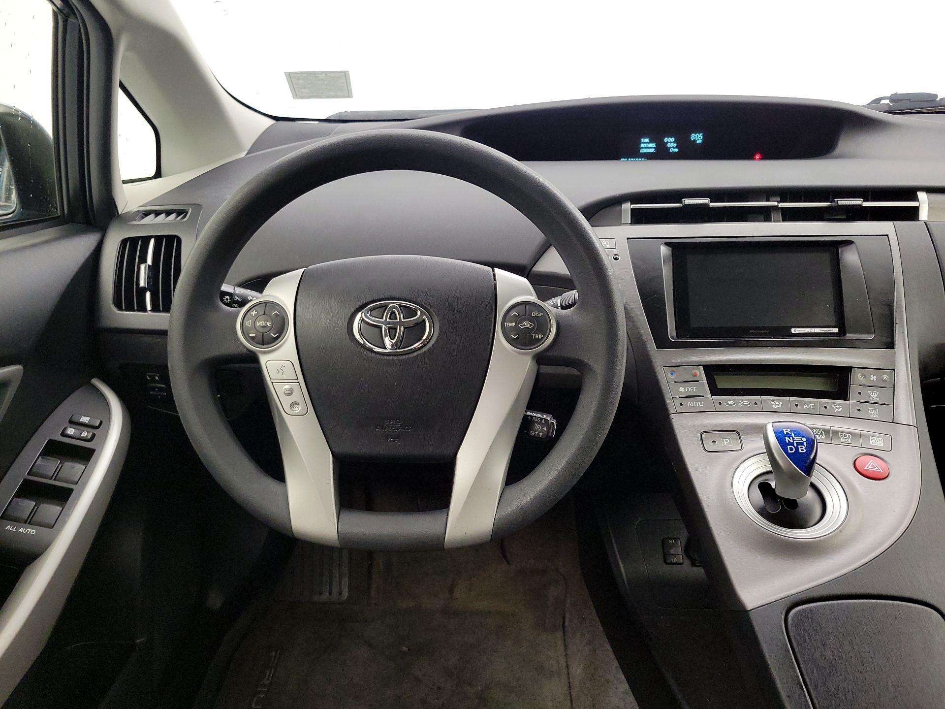 Thumbnail: 2014 Toyota Prius - 10