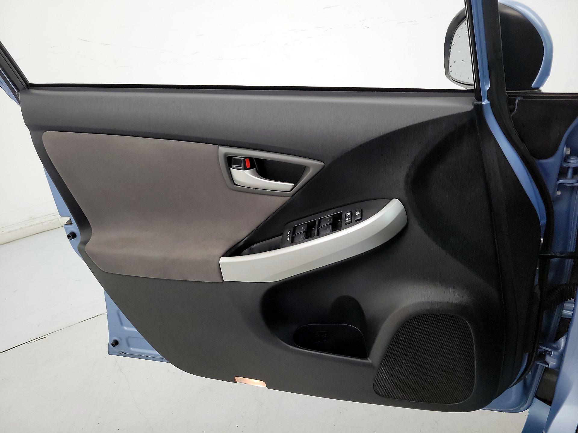 Thumbnail: 2014 Toyota Prius - 12