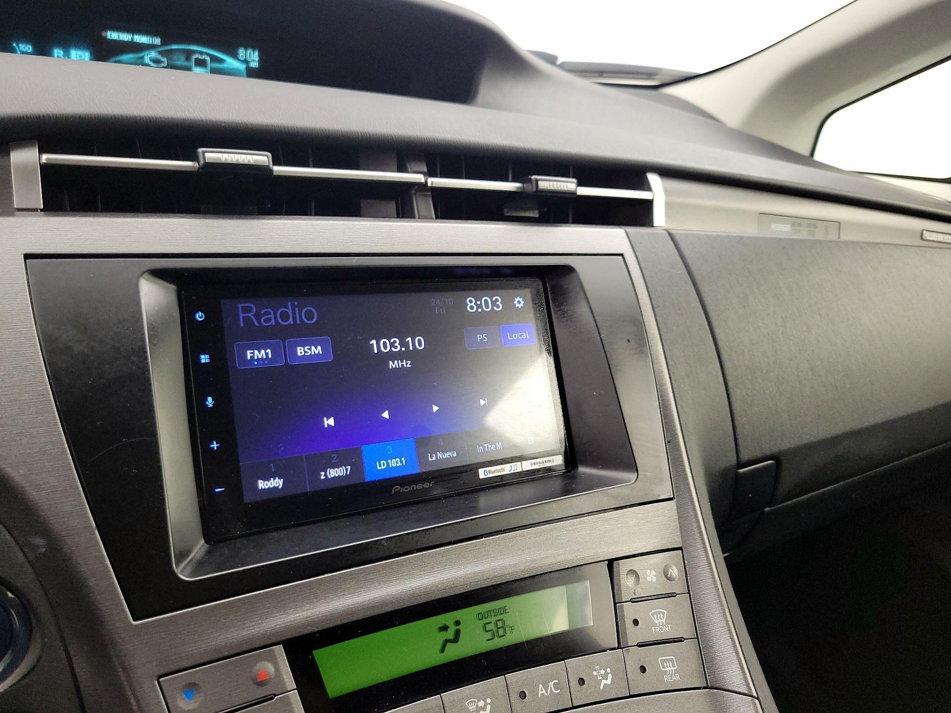 Thumbnail: 2014 Toyota Prius - 15