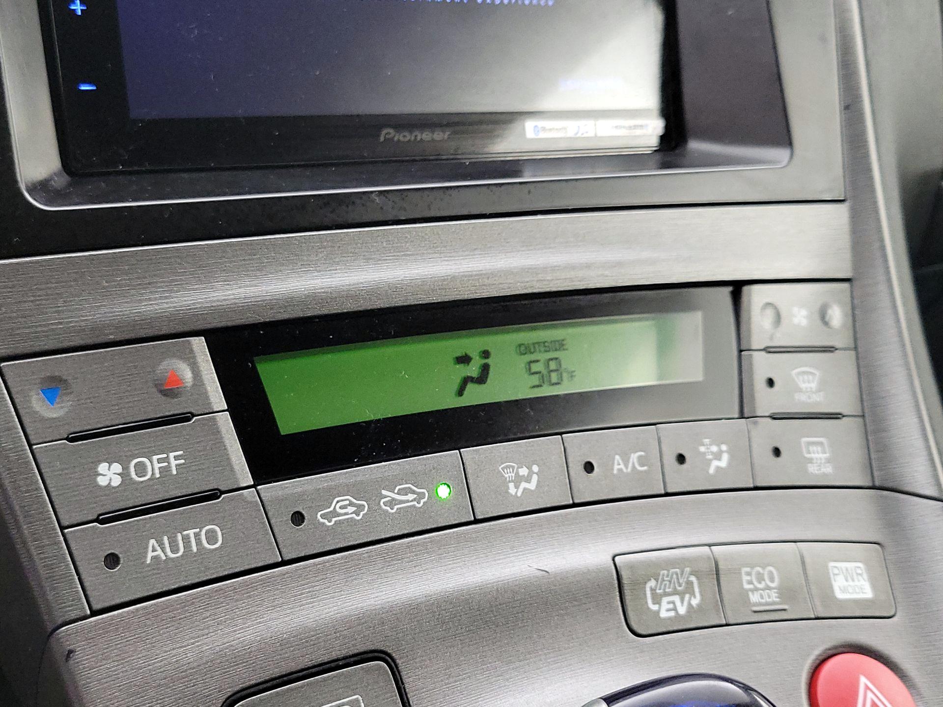 Thumbnail: 2014 Toyota Prius - 16