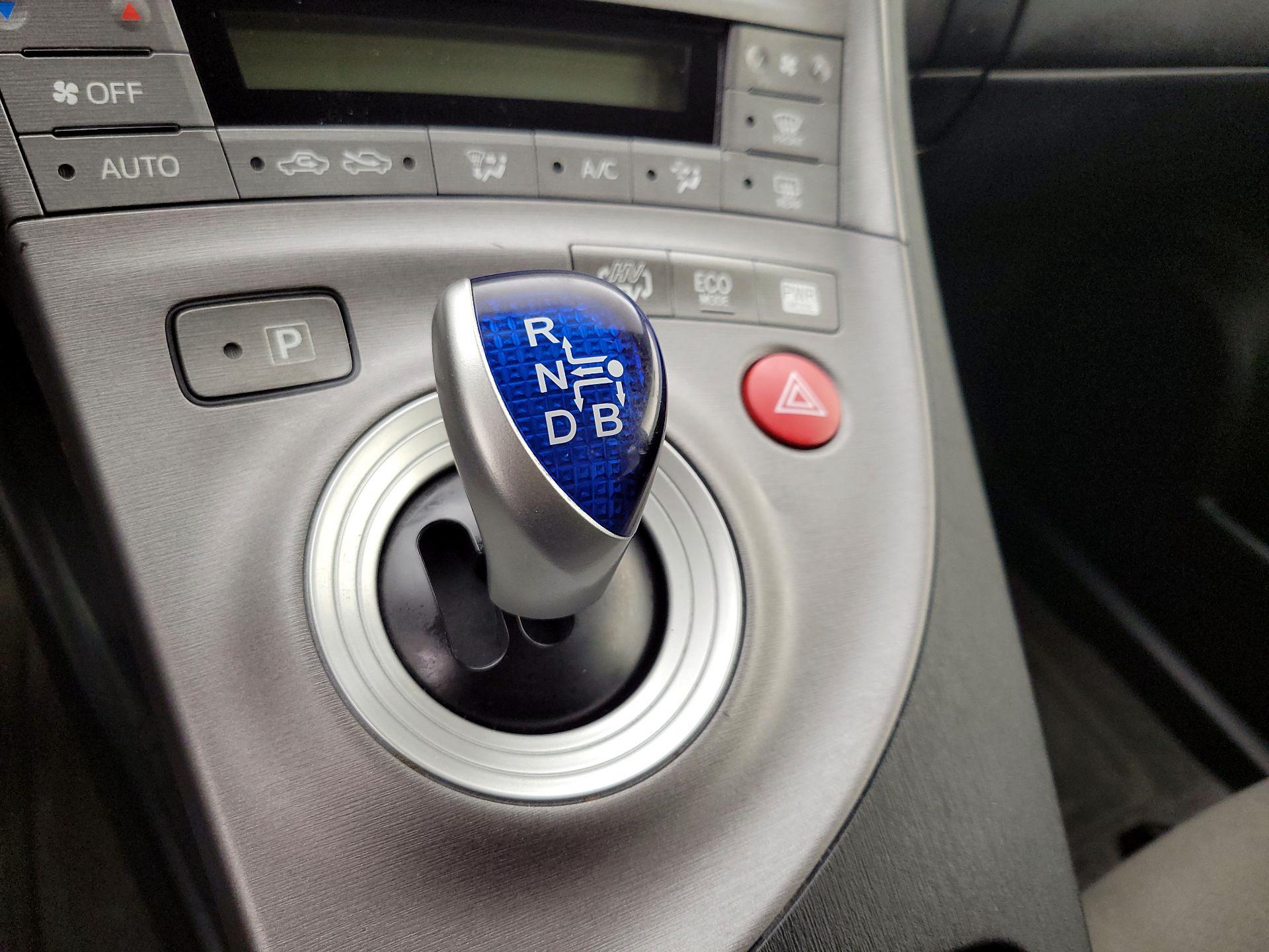 Thumbnail: 2014 Toyota Prius - 17