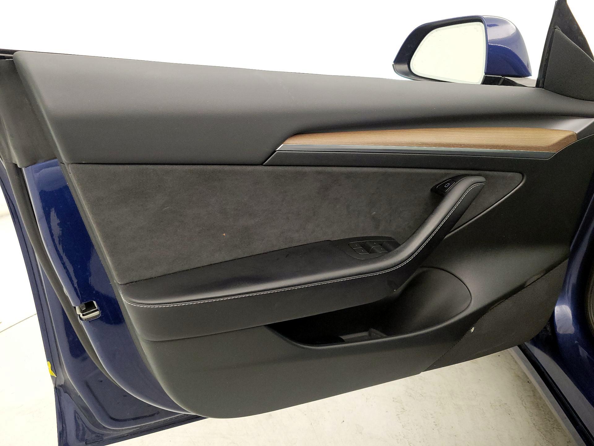 Thumbnail: 2023 Tesla Model 3 - 12