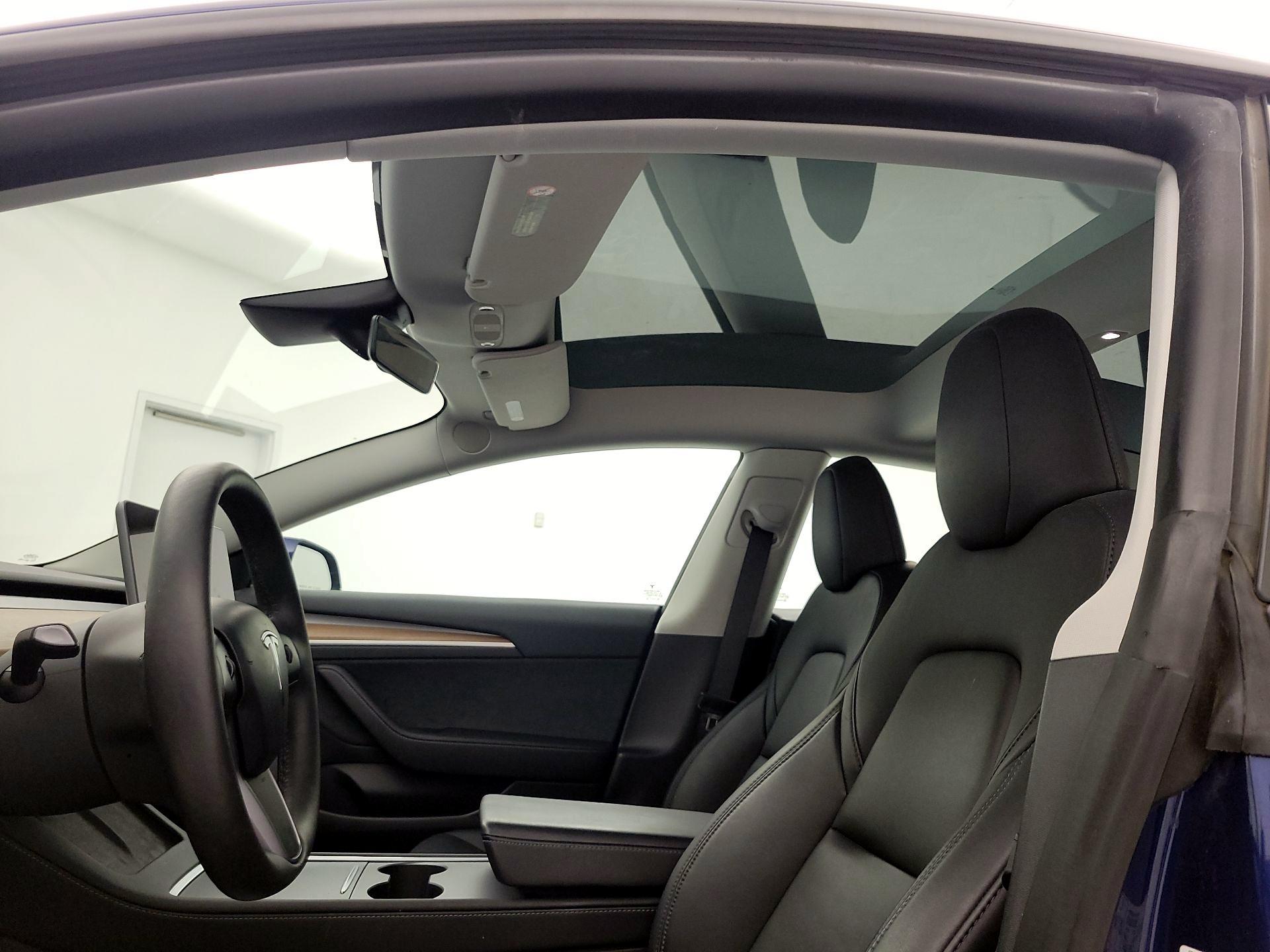 Thumbnail: 2023 Tesla Model 3 - 19