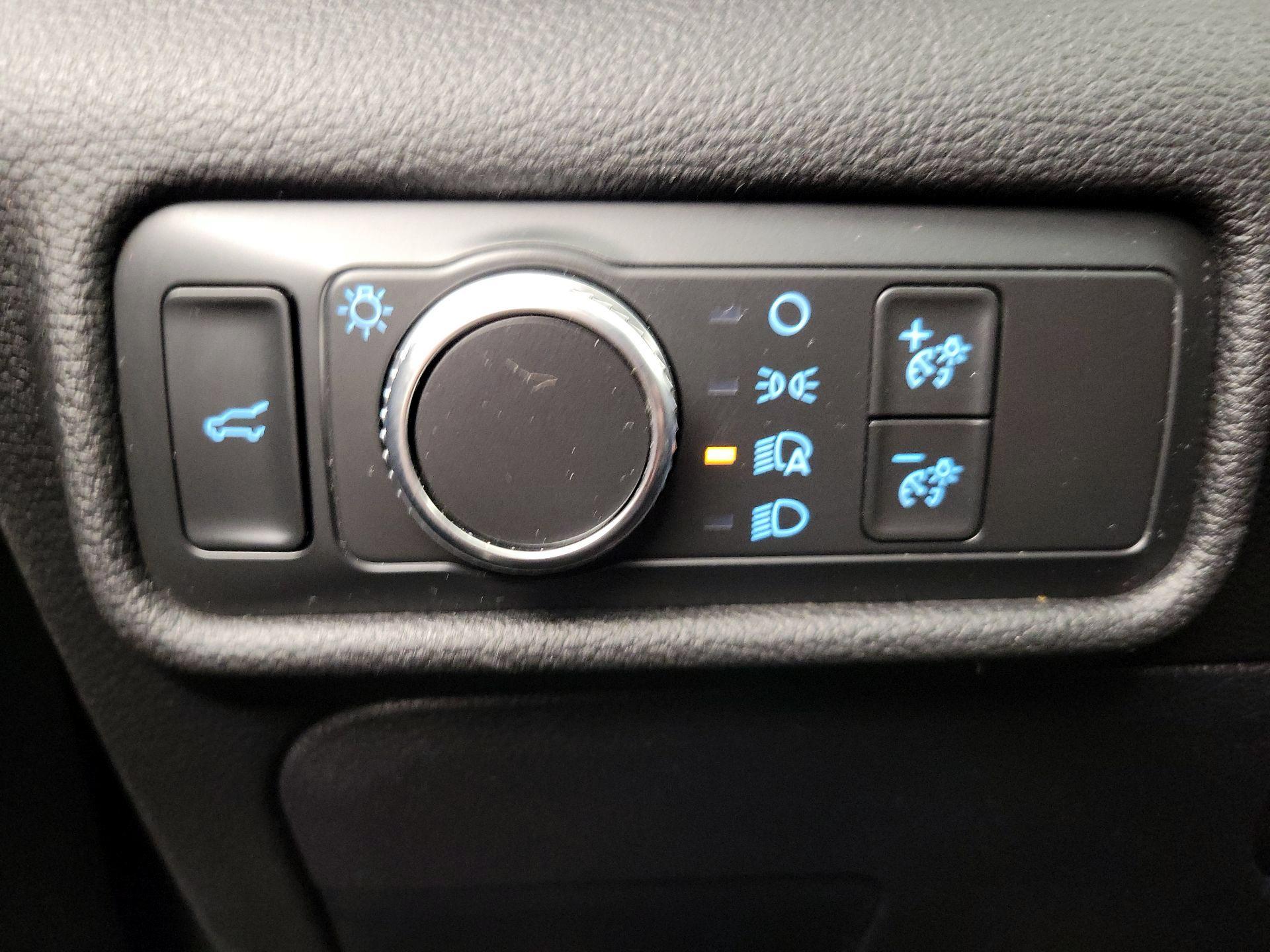 Thumbnail: 2020 Ford Explorer - 13