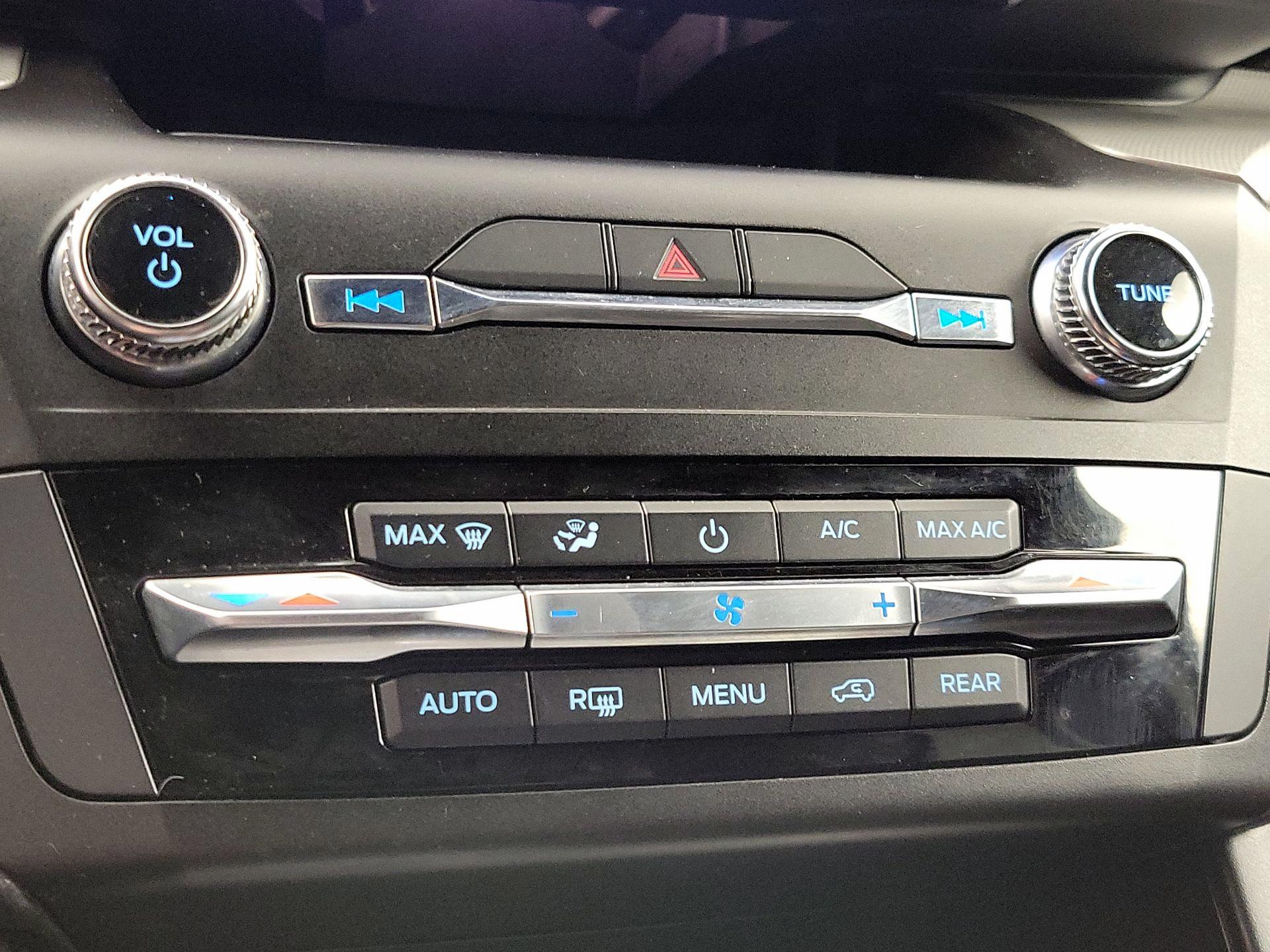 Thumbnail: 2020 Ford Explorer - 16