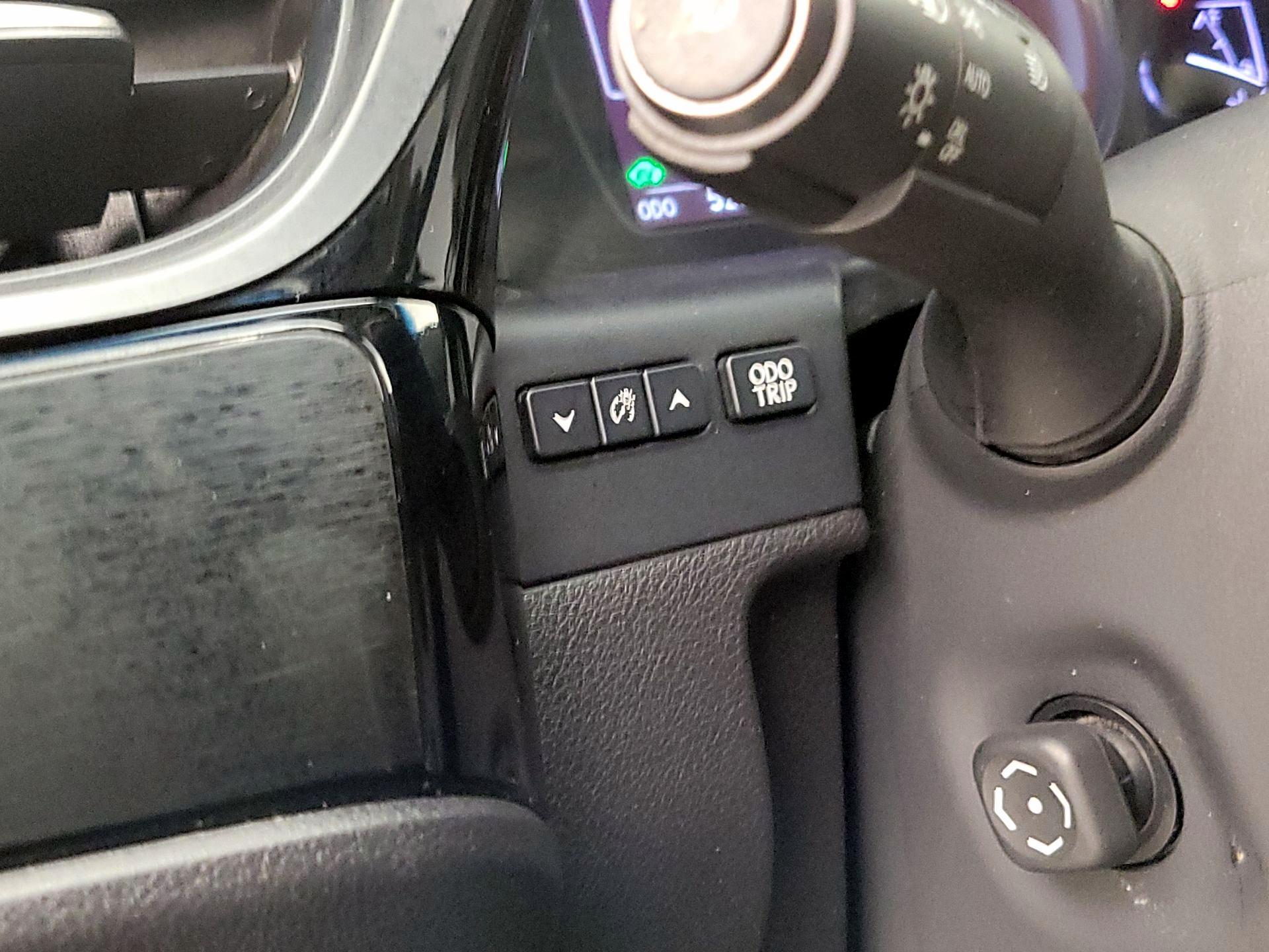 Thumbnail: 2022 Lexus ES - 13