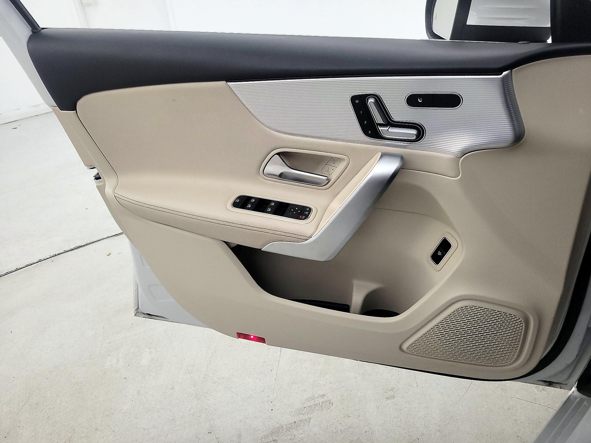 Thumbnail: 2020 Mercedes-Benz A-Class - 12