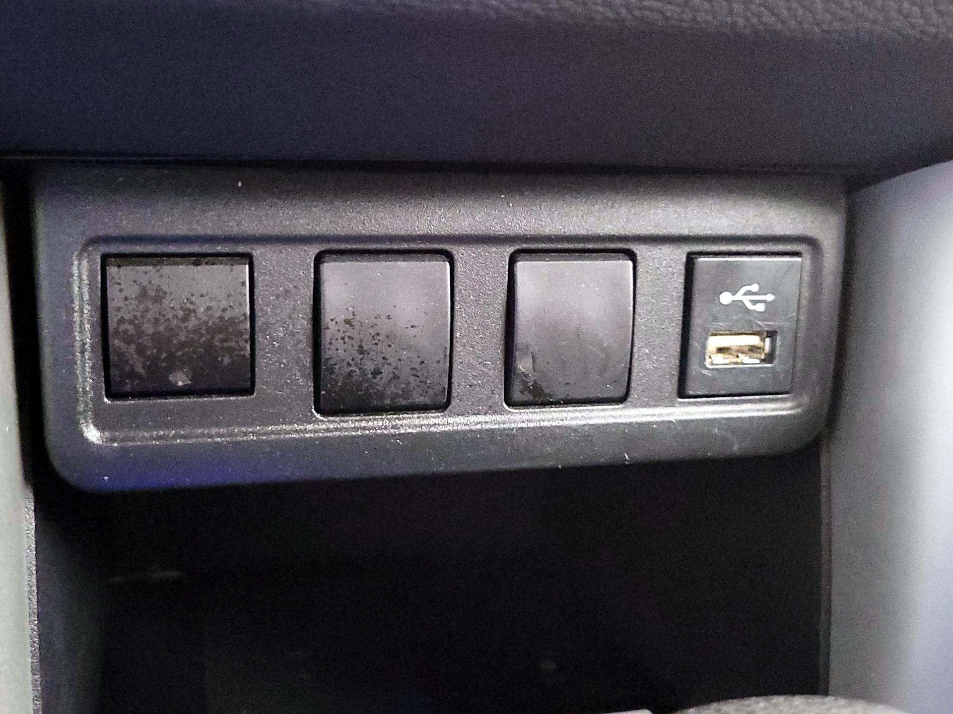 Thumbnail: 2022 Toyota Corolla Cross - 18