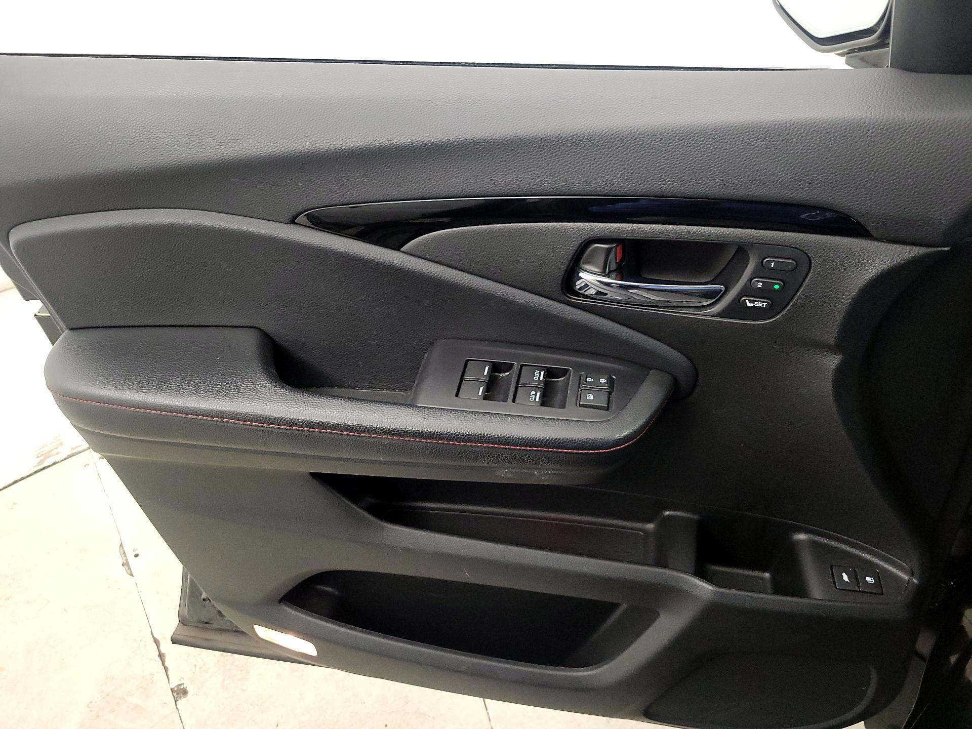 Thumbnail: 2020 Honda Pilot - 12