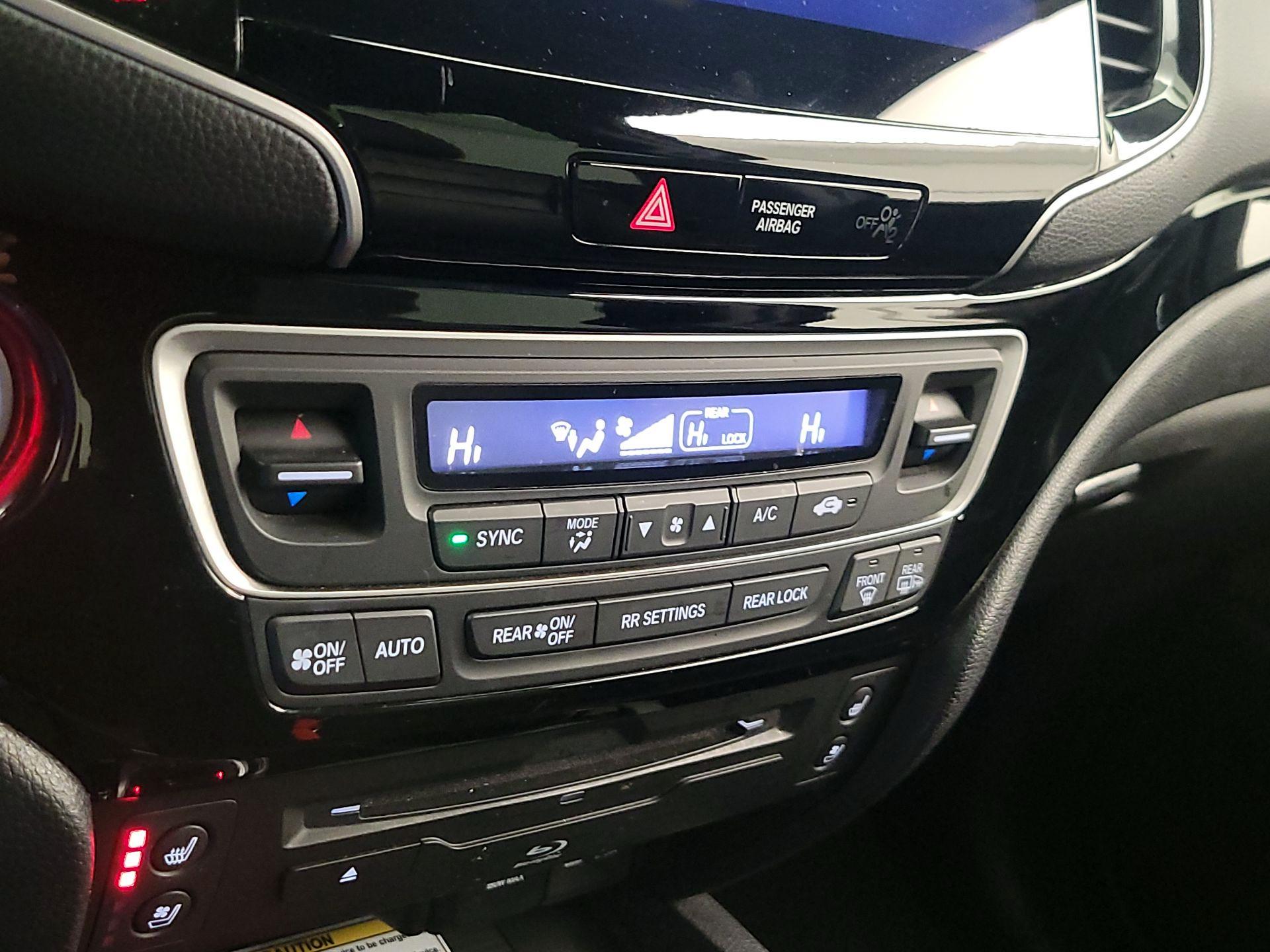 Thumbnail: 2020 Honda Pilot - 17