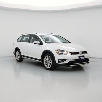 White 2017 Volkswagen Golf Alltrack S