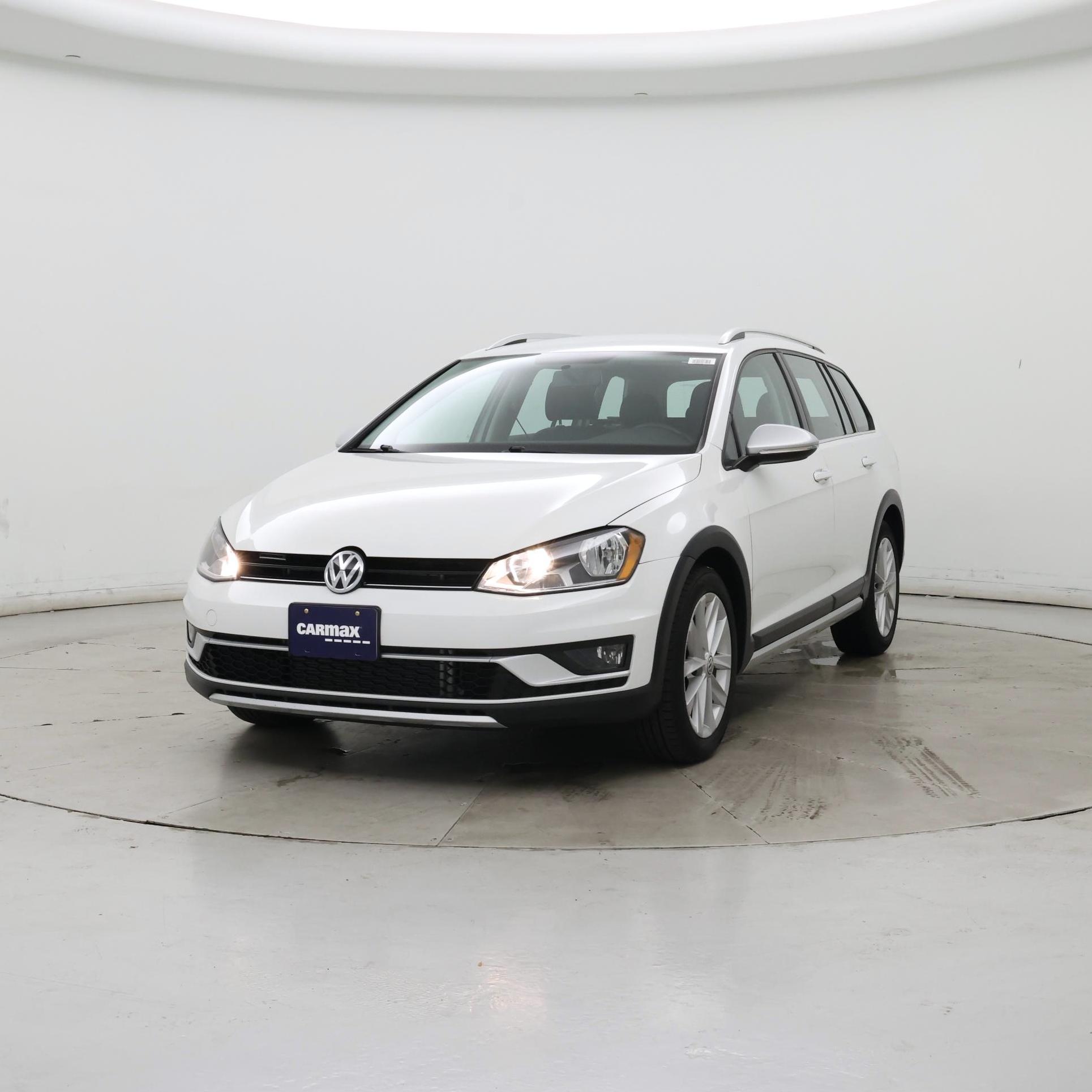 Thumbnail: 2017 Volkswagen Golf - 4