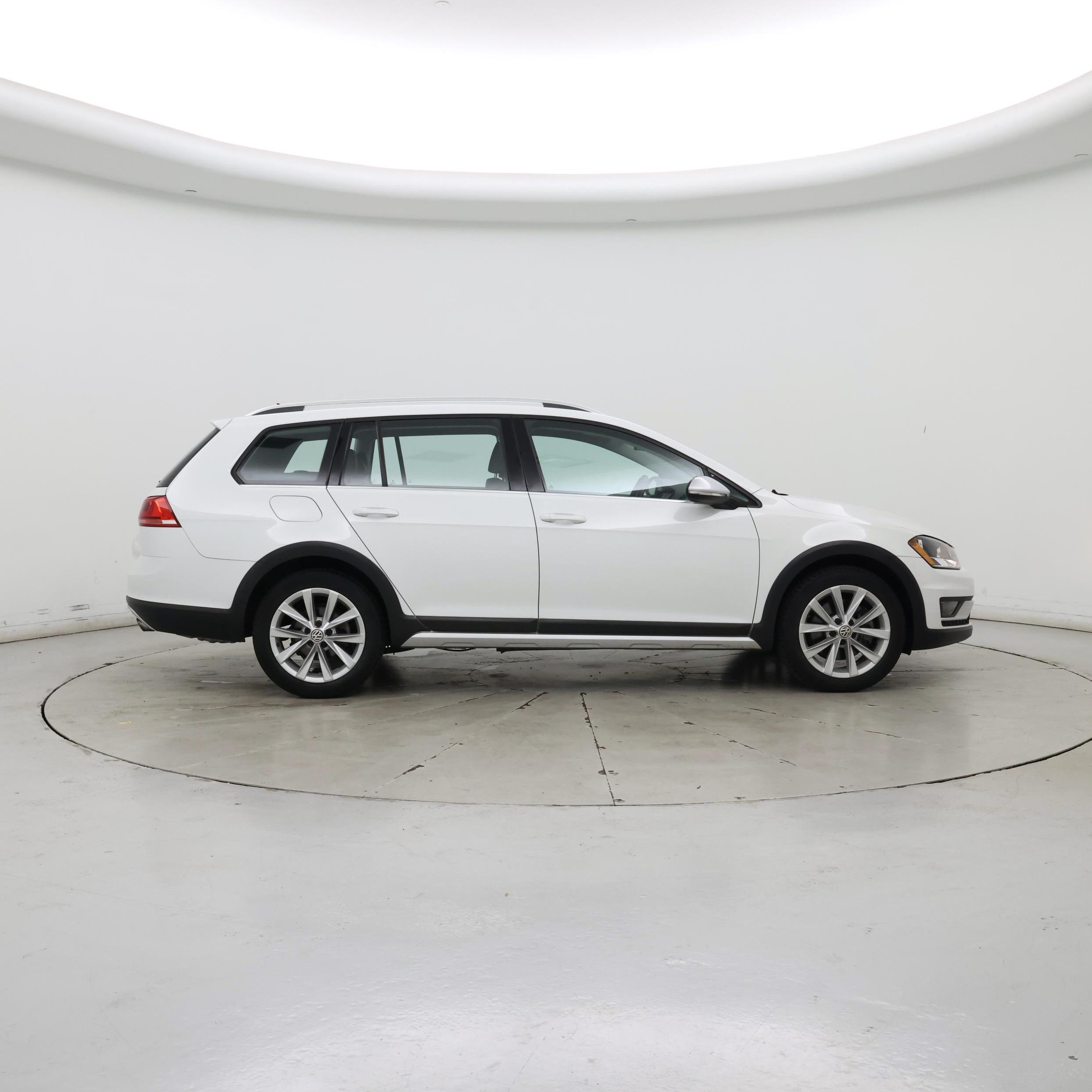 Thumbnail: 2017 Volkswagen Golf - 7