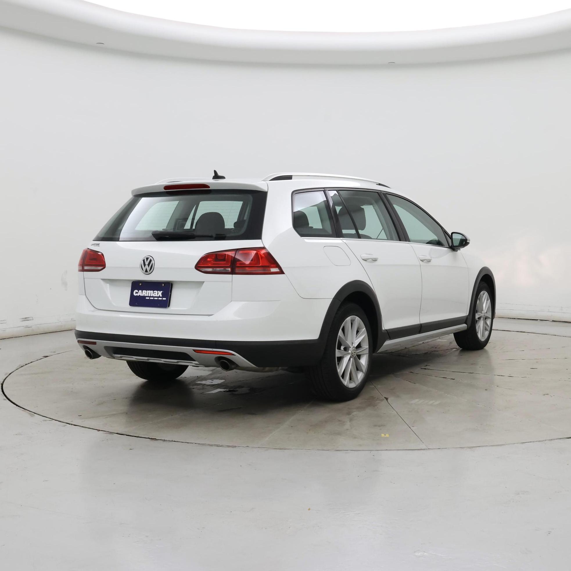 Thumbnail: 2017 Volkswagen Golf - 8