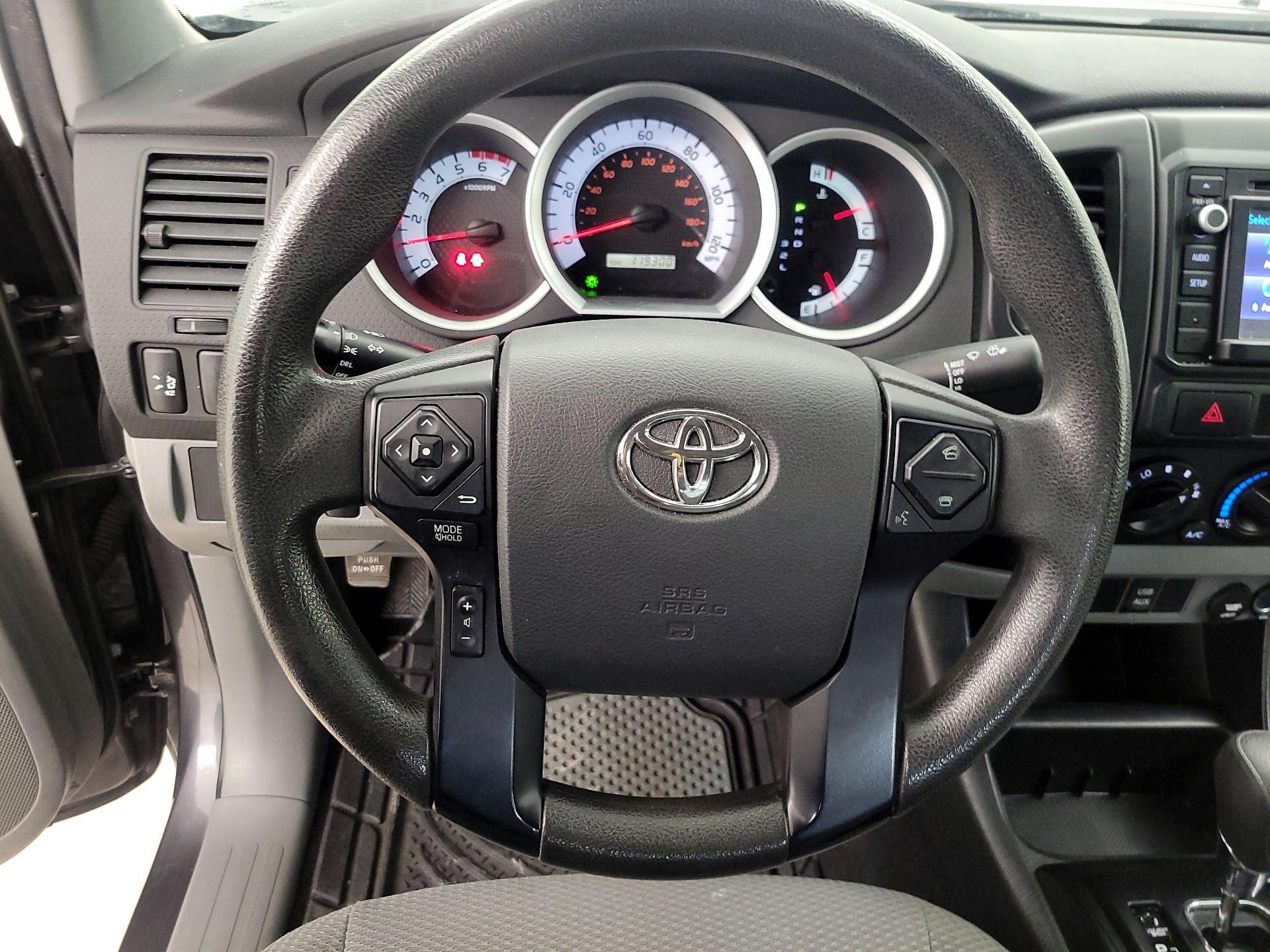 Thumbnail: 2015 Toyota Tacoma - 10