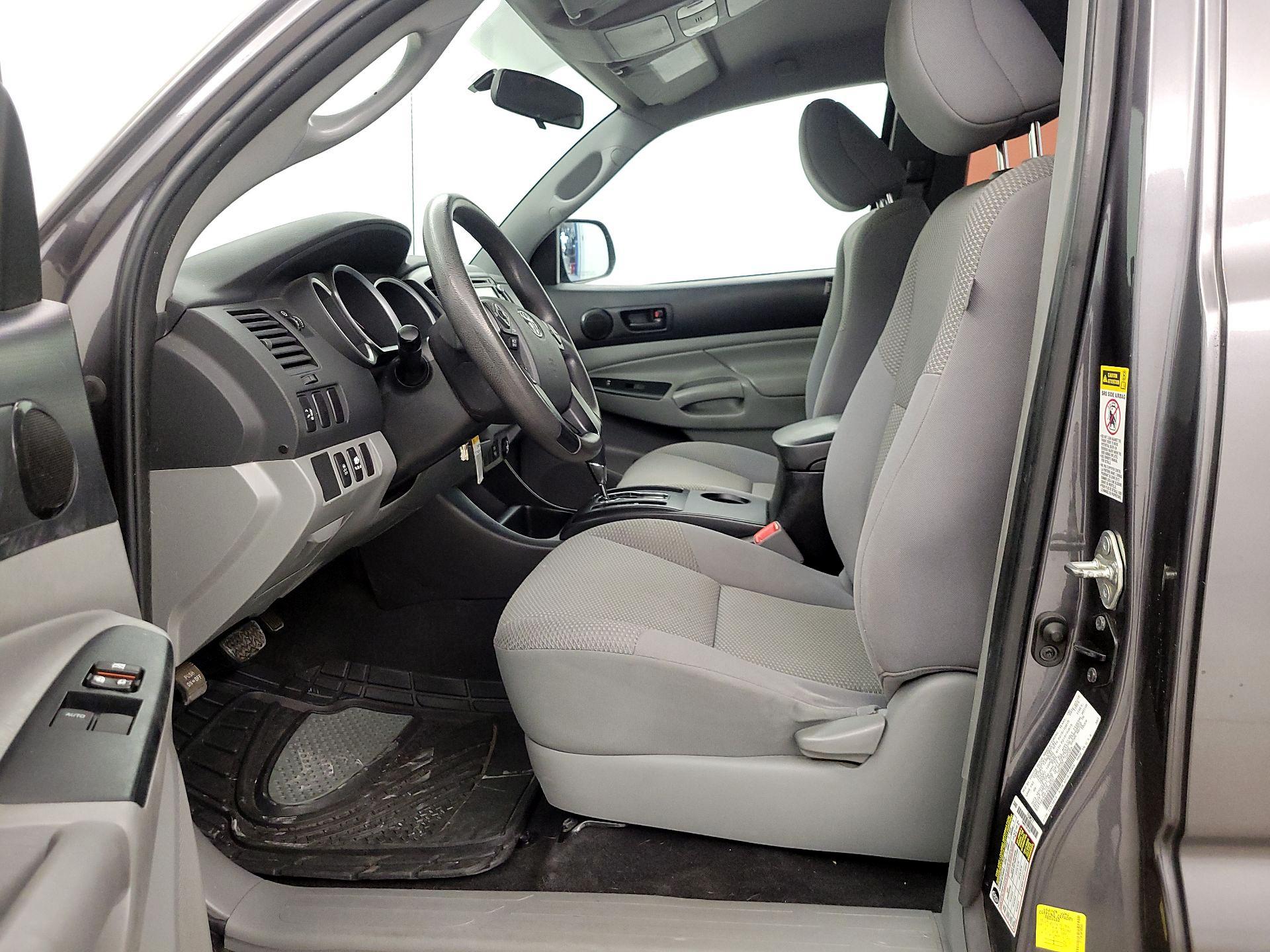 Thumbnail: 2015 Toyota Tacoma - 11