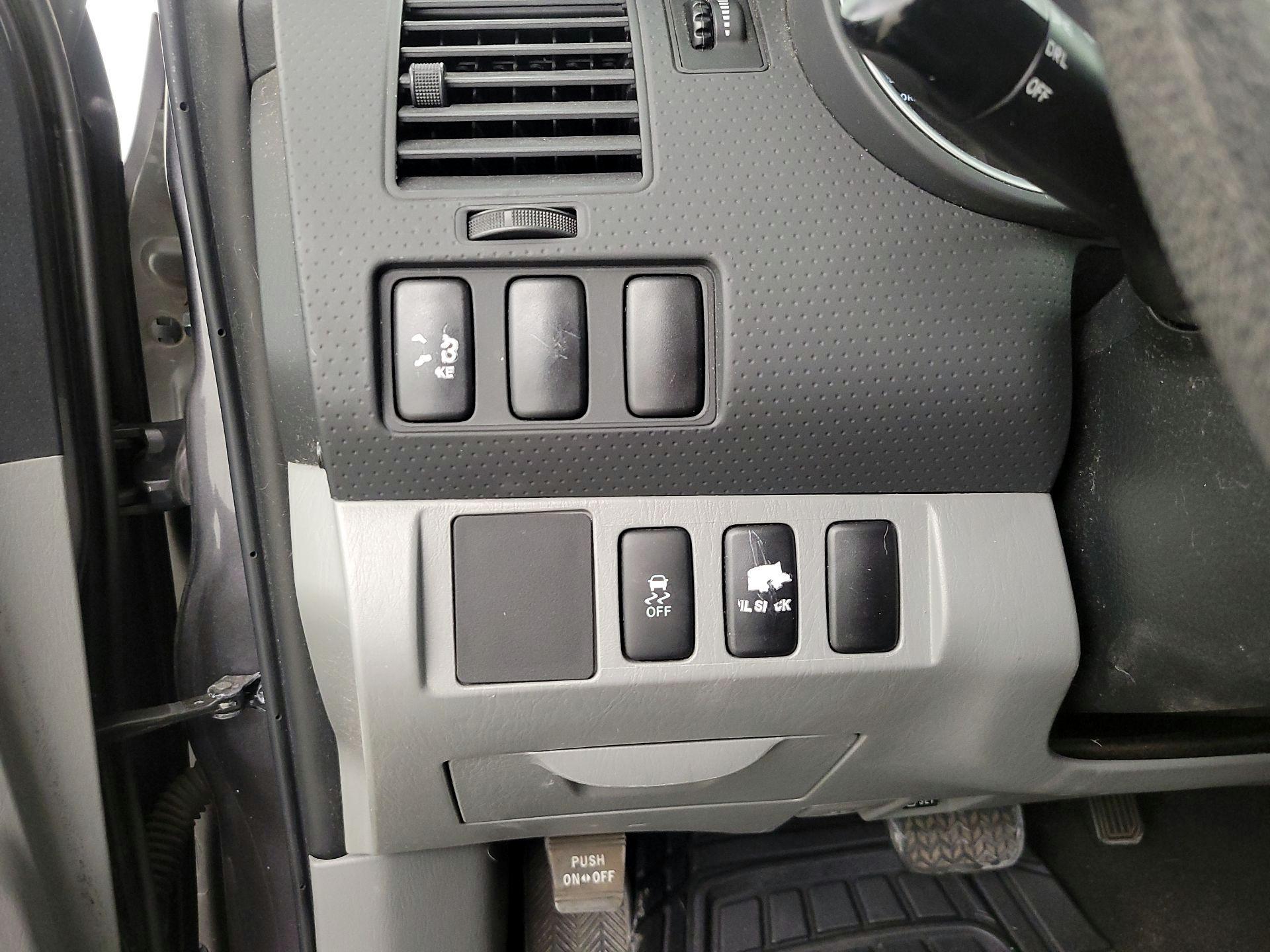 Thumbnail: 2015 Toyota Tacoma - 13