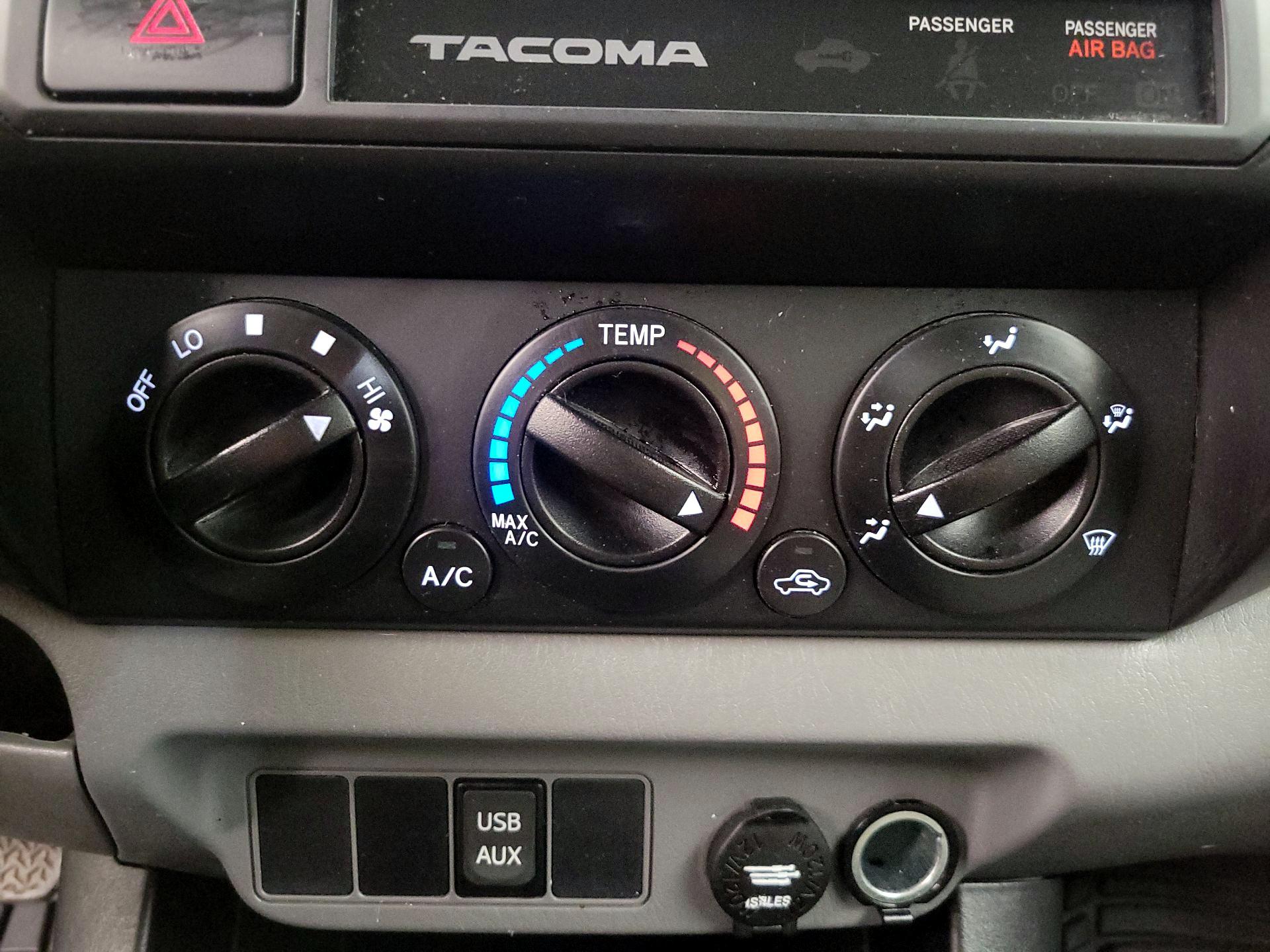 Thumbnail: 2015 Toyota Tacoma - 15