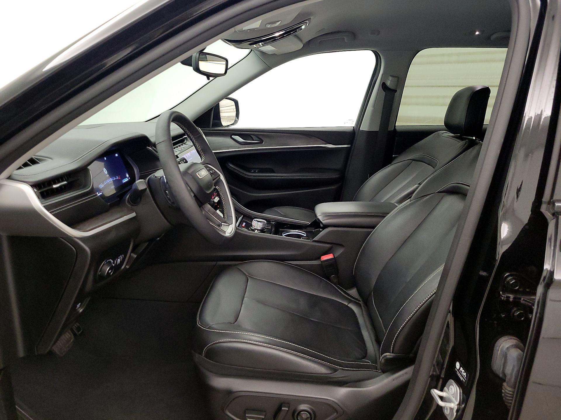 Thumbnail: 2023 Jeep Grand Cherokee - 11