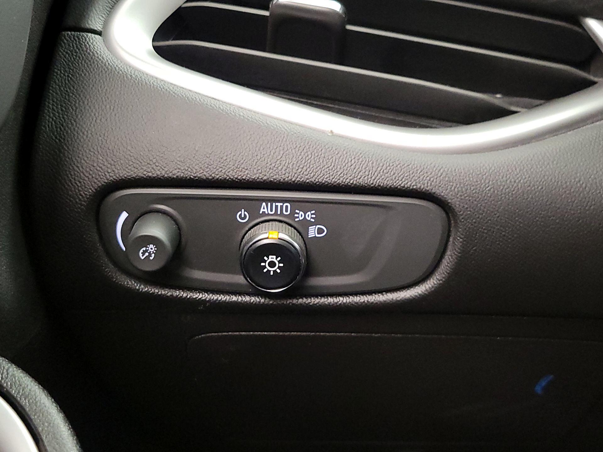 Thumbnail: 2022 Chevrolet Malibu - 13