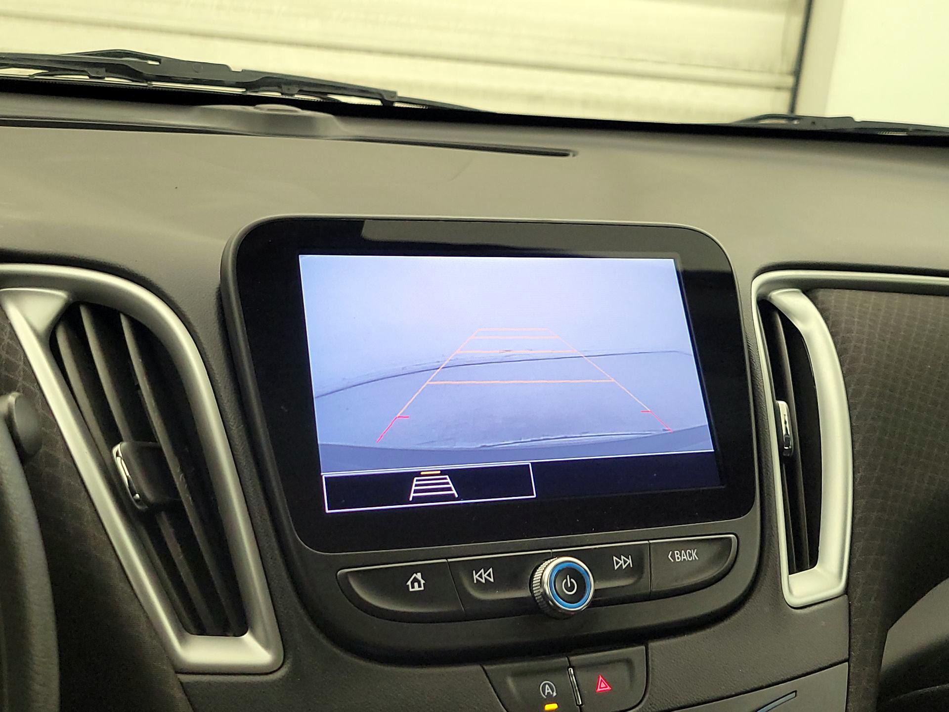 Thumbnail: 2022 Chevrolet Malibu - 14