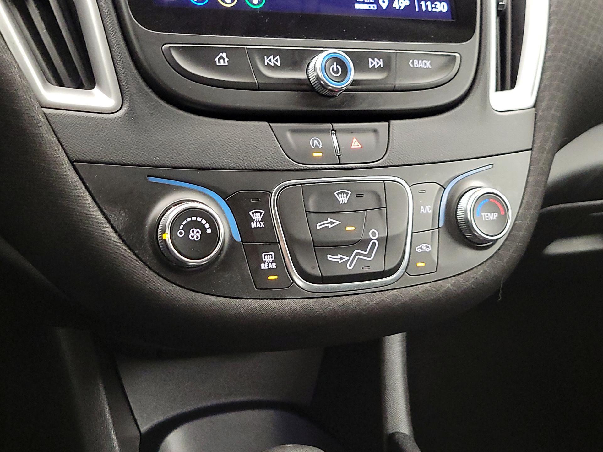 Thumbnail: 2022 Chevrolet Malibu - 16