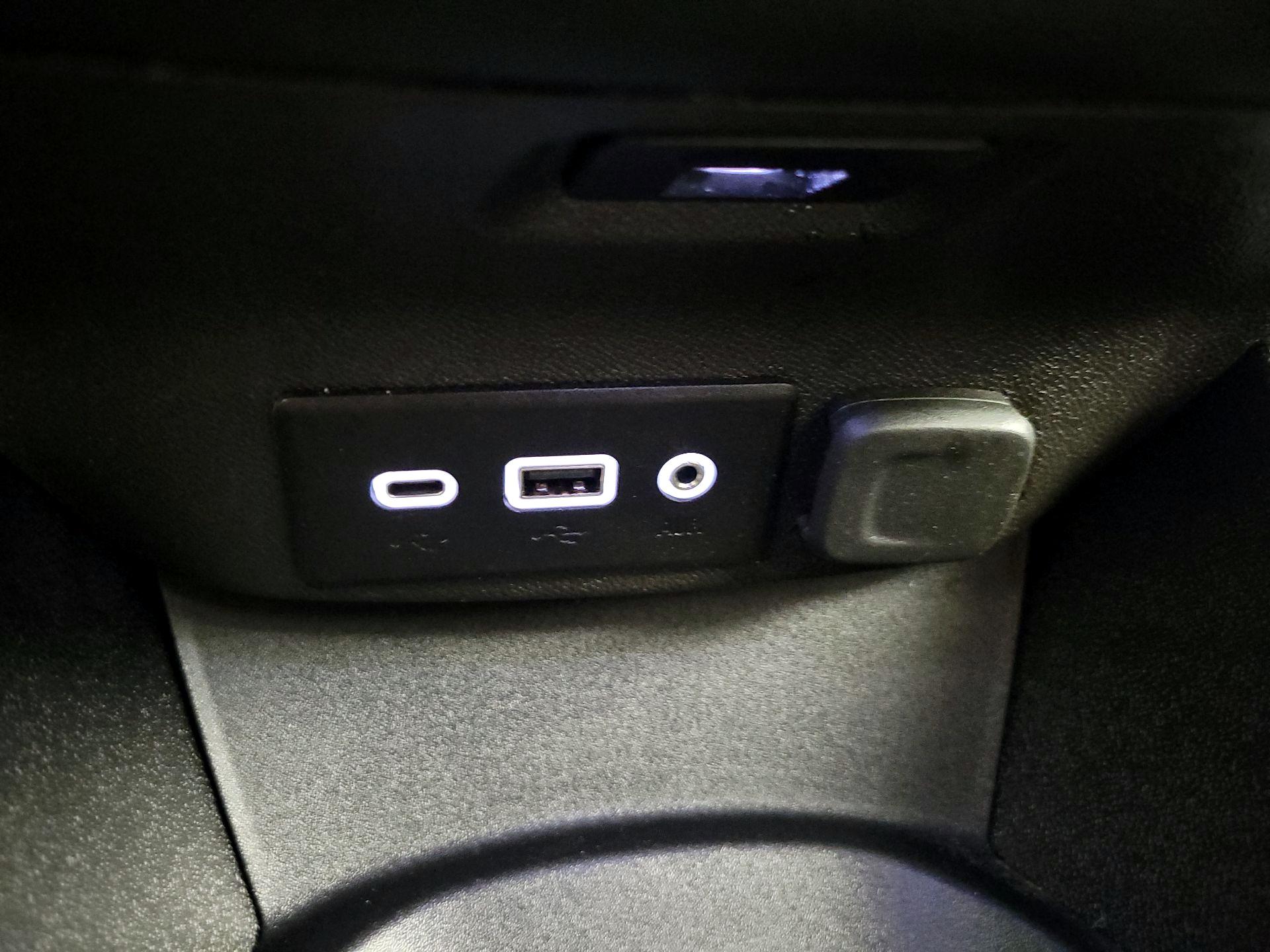 Thumbnail: 2022 Chevrolet Malibu - 18